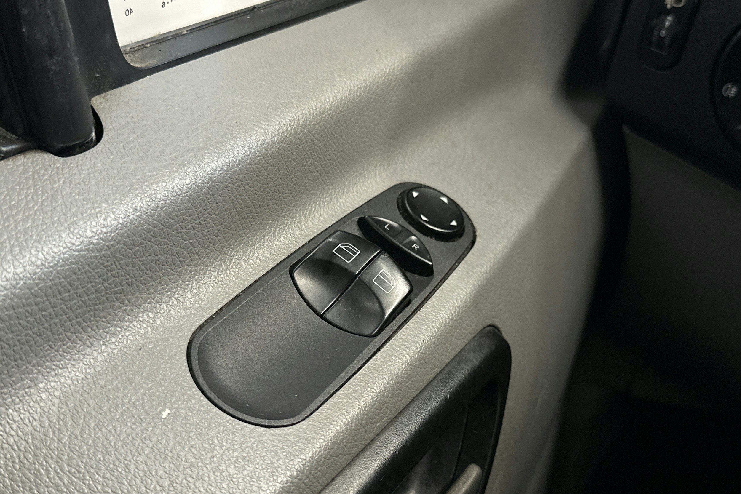 musta Mercedes-Benz Sprinter 2016 kuva 10.