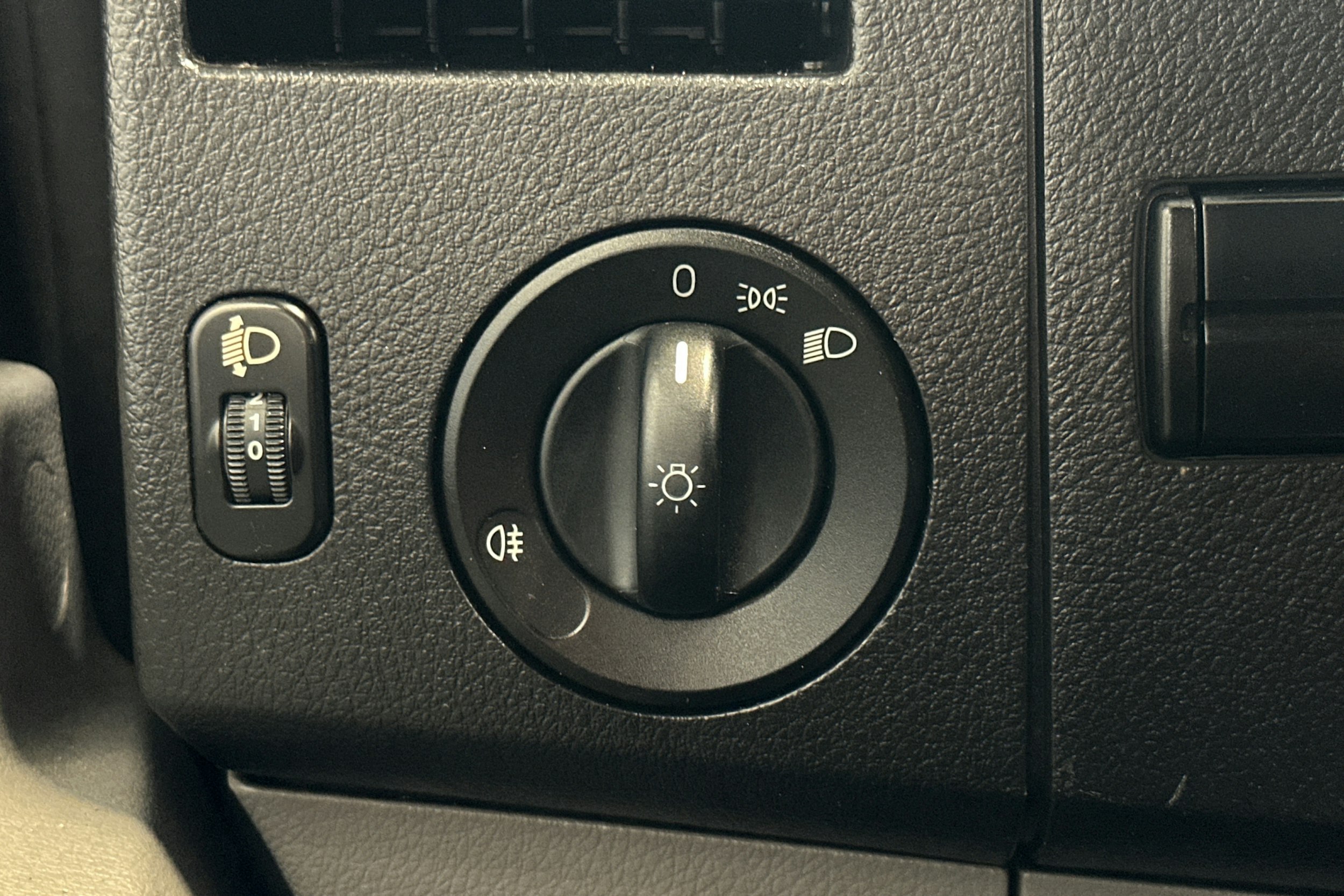 musta Mercedes-Benz Sprinter 2016 kuva 11.