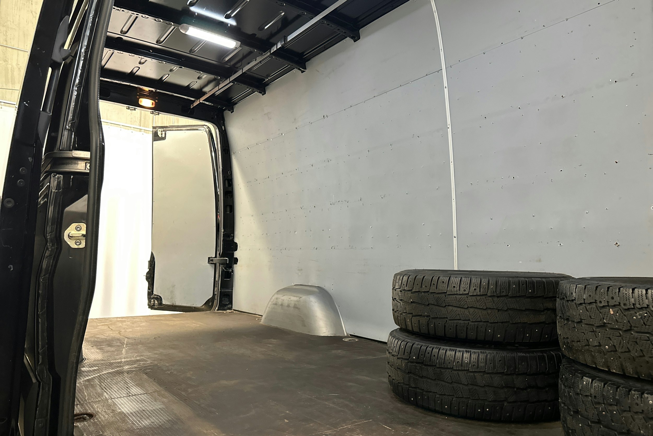 musta Mercedes-Benz Sprinter 2016 kuva 19.