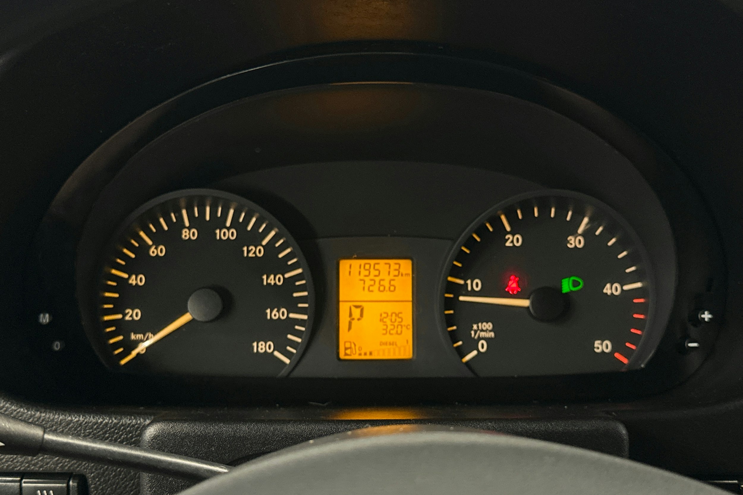musta Mercedes-Benz Sprinter 2016 kuva 22.