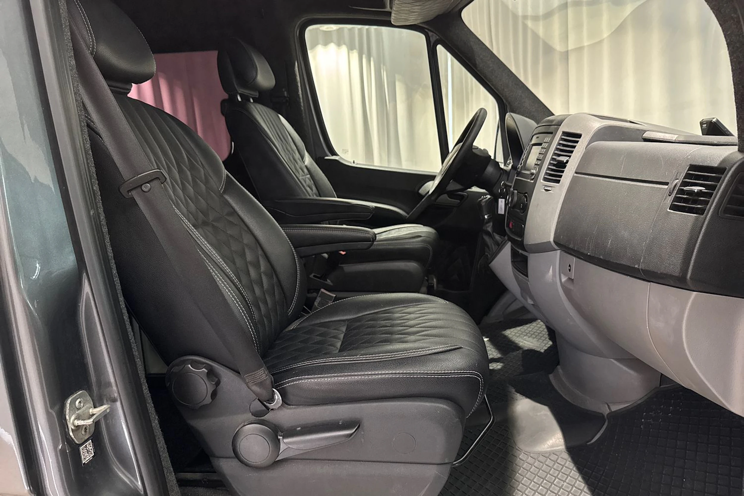 harmaa Mercedes-Benz Sprinter 2016 kuva 22.