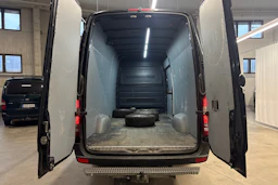 musta Mercedes-Benz Sprinter 2016 kuva 7.