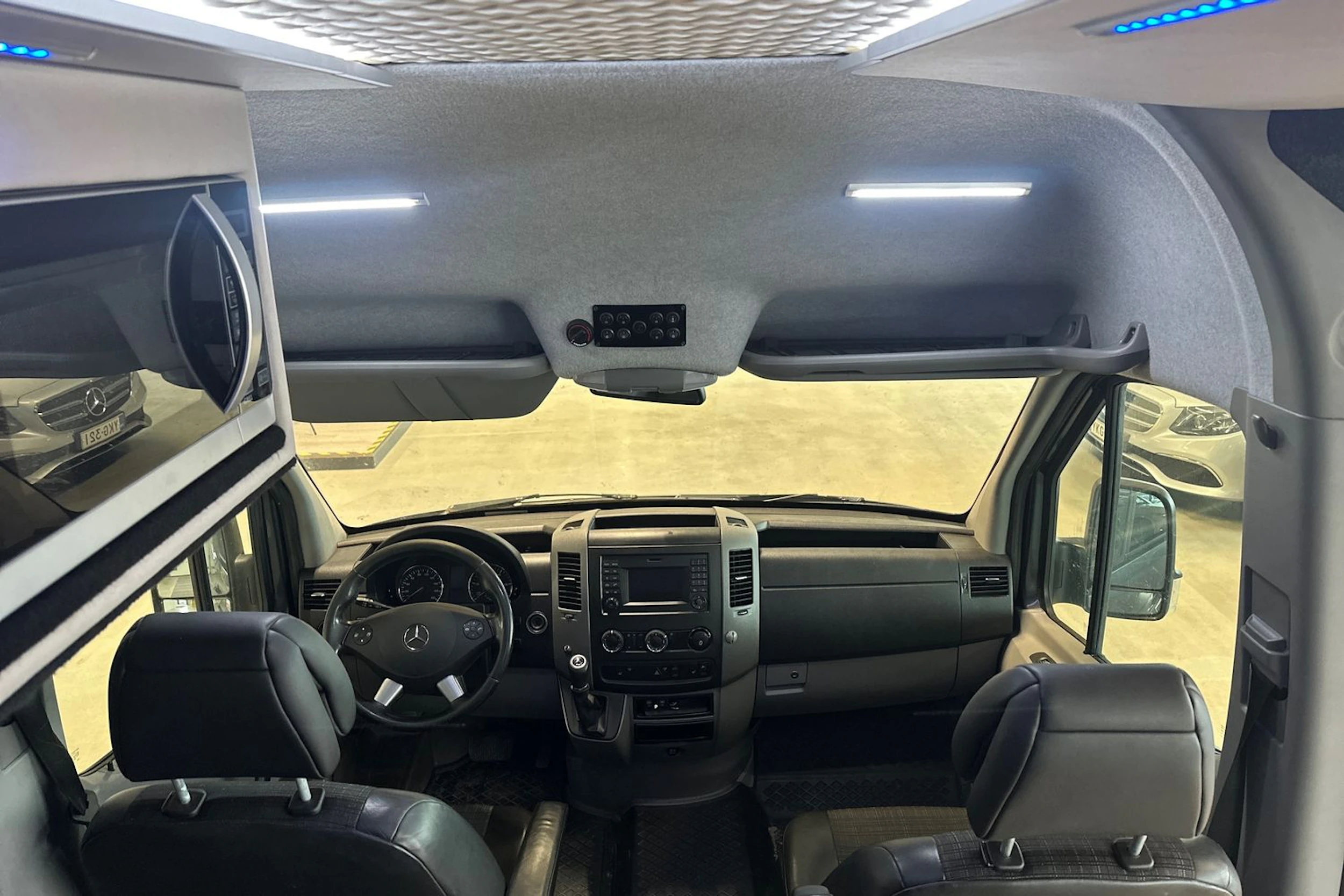 harmaa Mercedes-Benz Sprinter 2016 kuva 6.