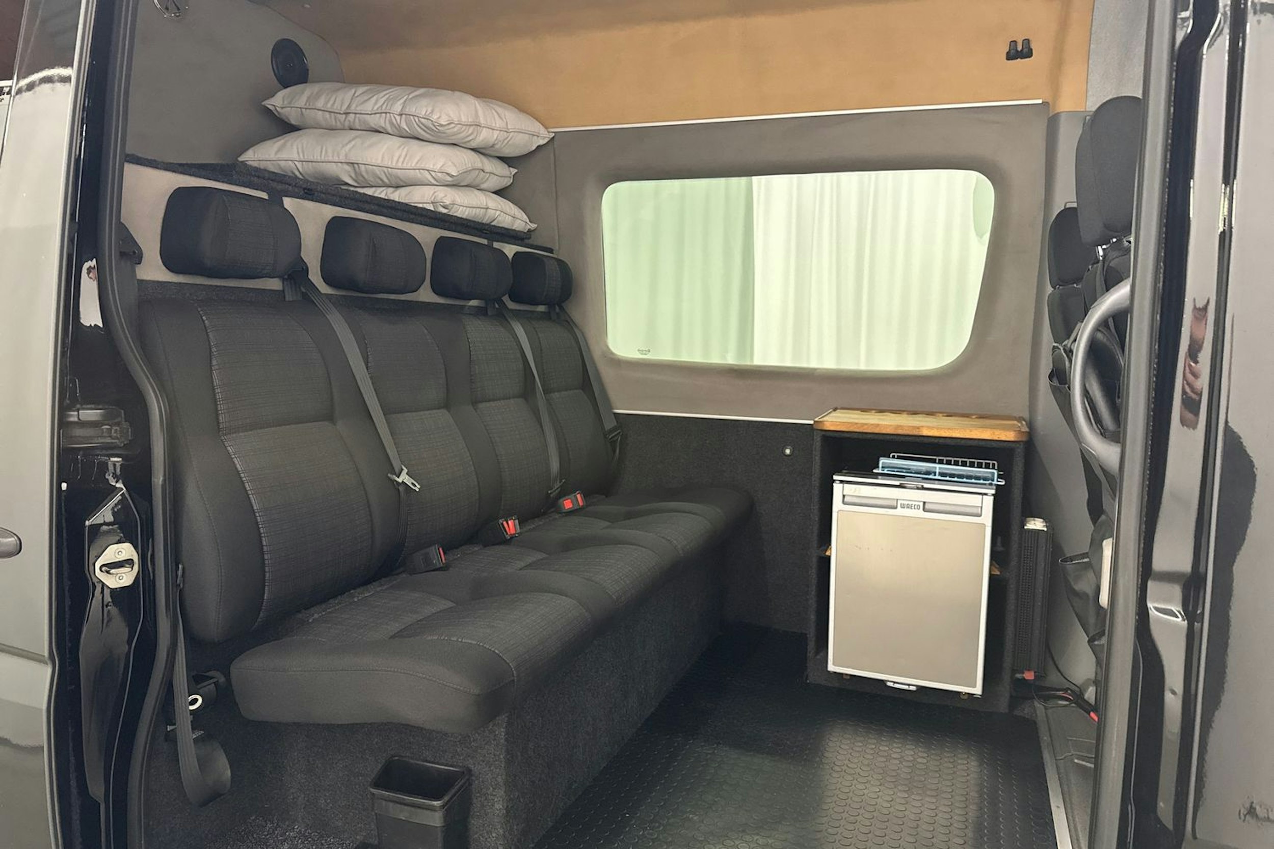 harmaa Mercedes-Benz Sprinter 2016 kuva 13.