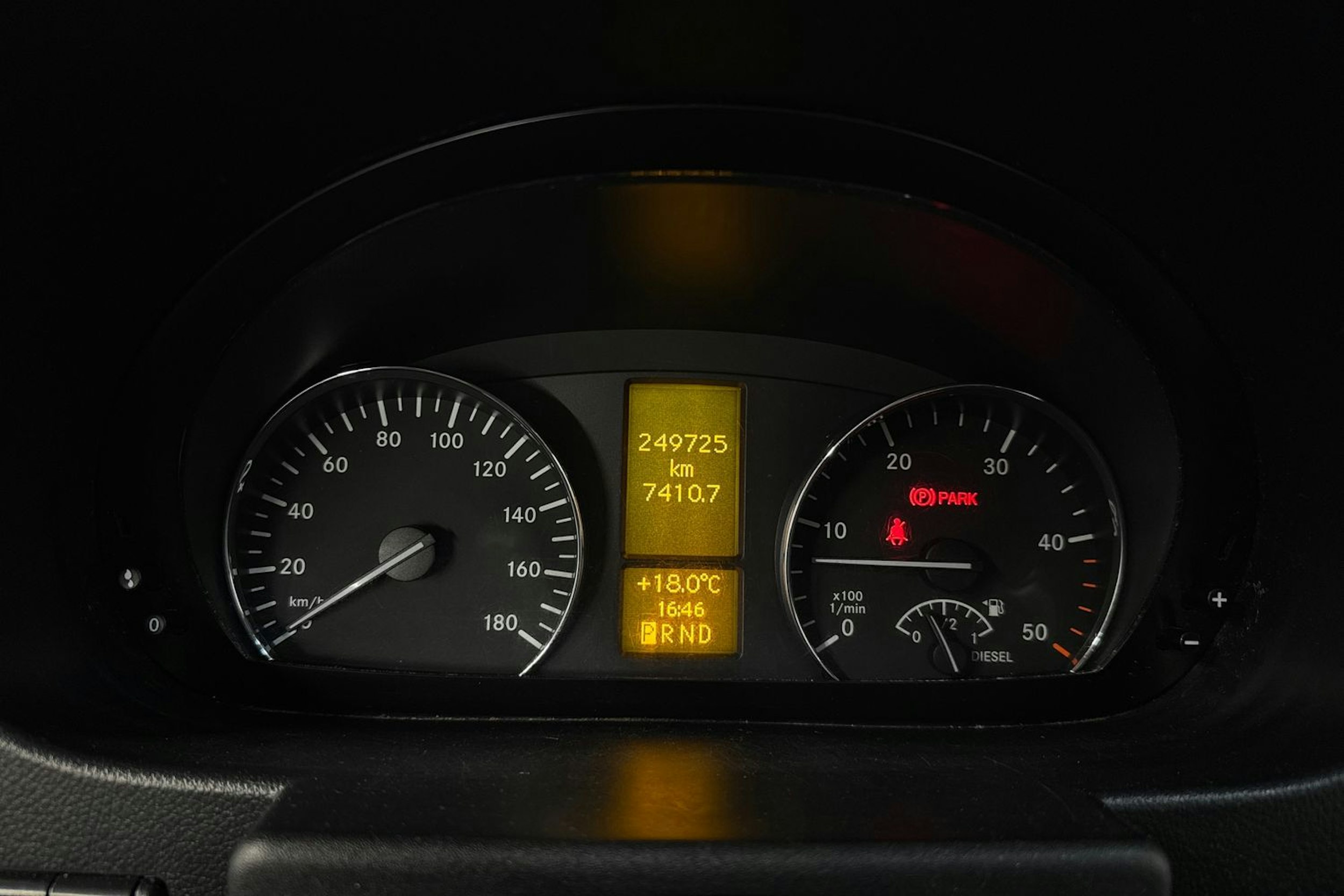 harmaa Mercedes-Benz Sprinter 2016 kuva 19.