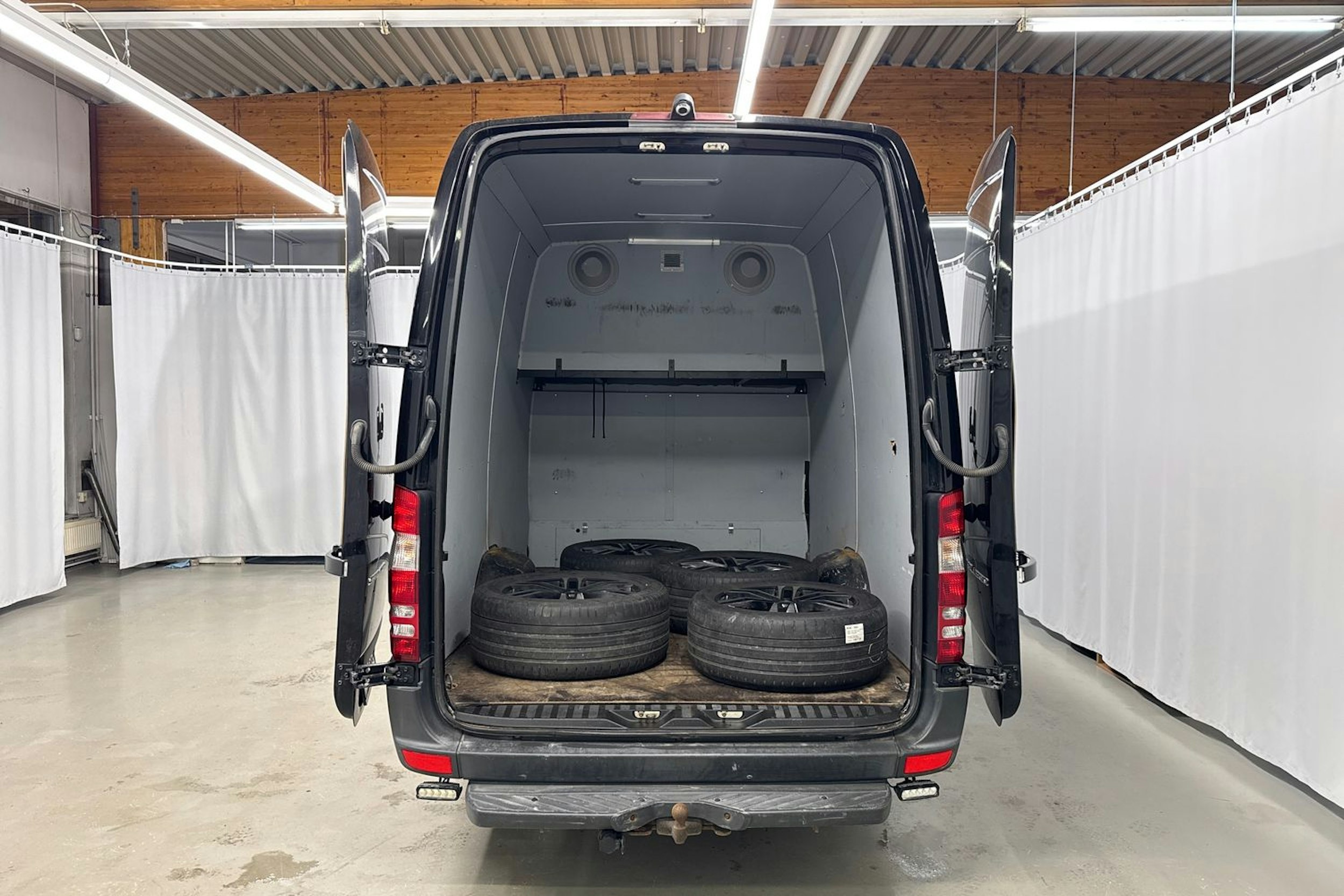 harmaa Mercedes-Benz Sprinter 2016 kuva 25.