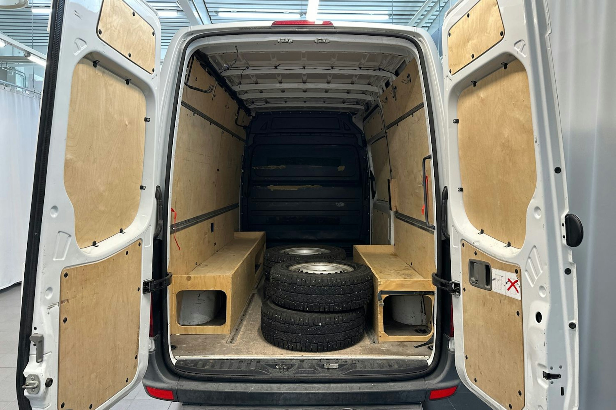 valkoinen Mercedes-Benz Sprinter 2016 kuva 14.