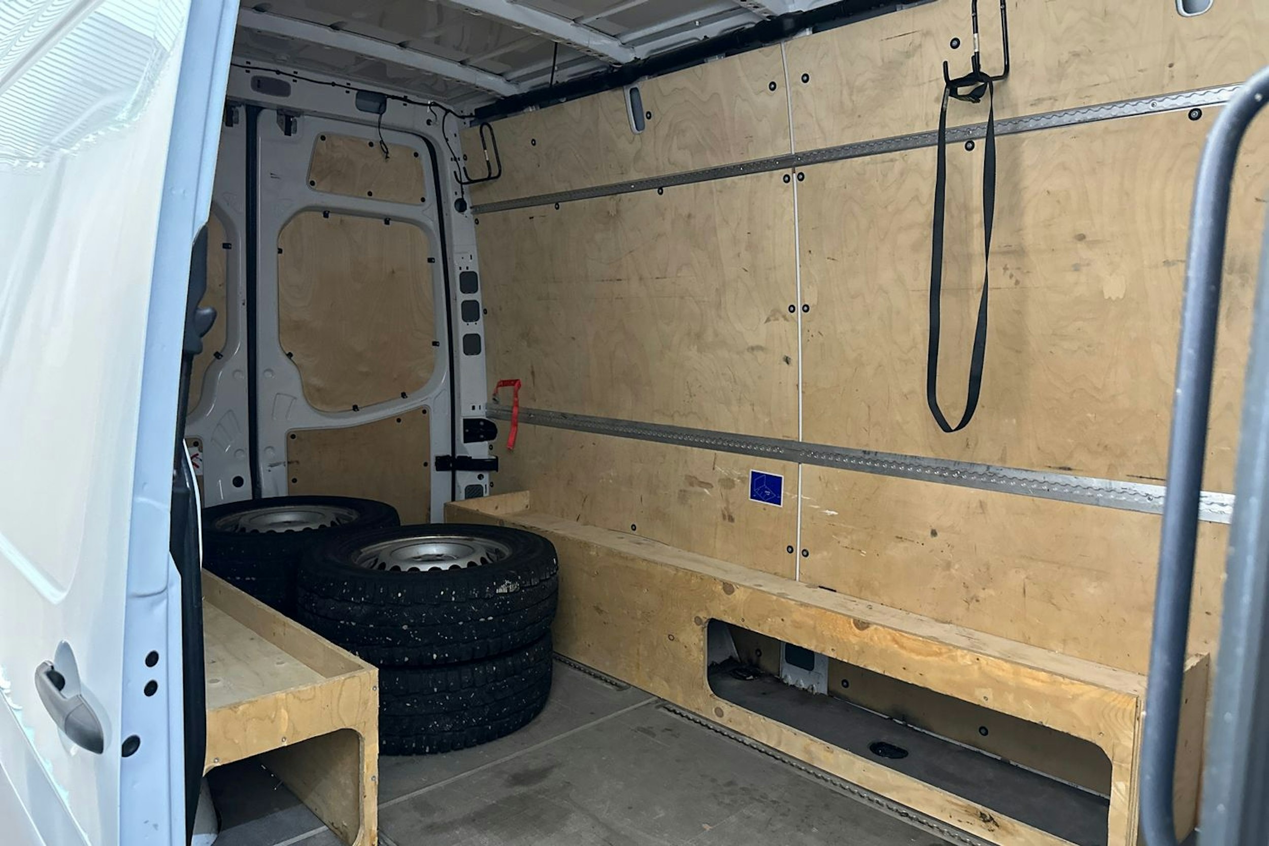 valkoinen Mercedes-Benz Sprinter 2016 kuva 15.