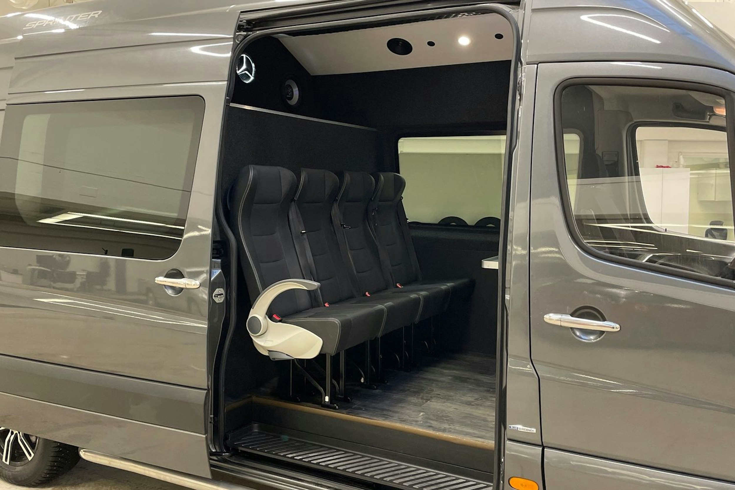 harmaa Mercedes-Benz Sprinter 2016 kuva 13.