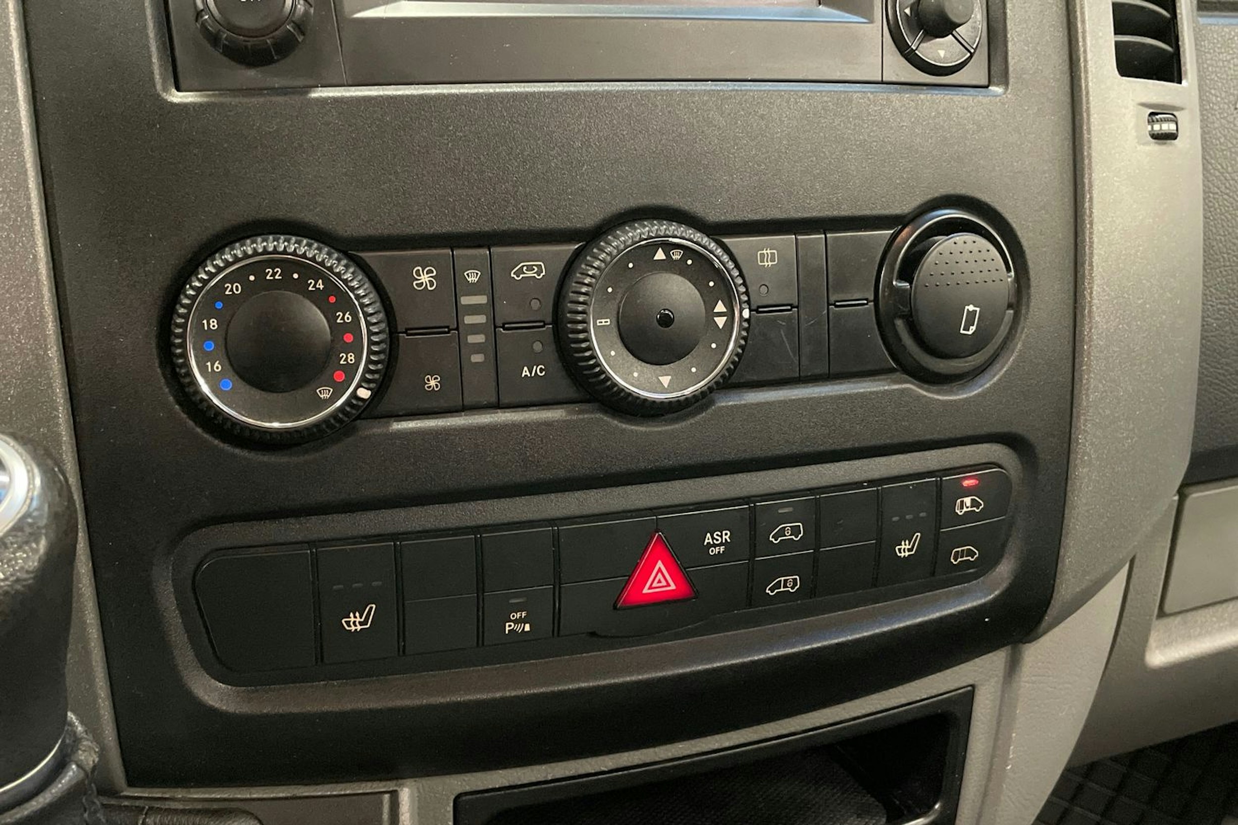 harmaa Mercedes-Benz Sprinter 2016 kuva 27.