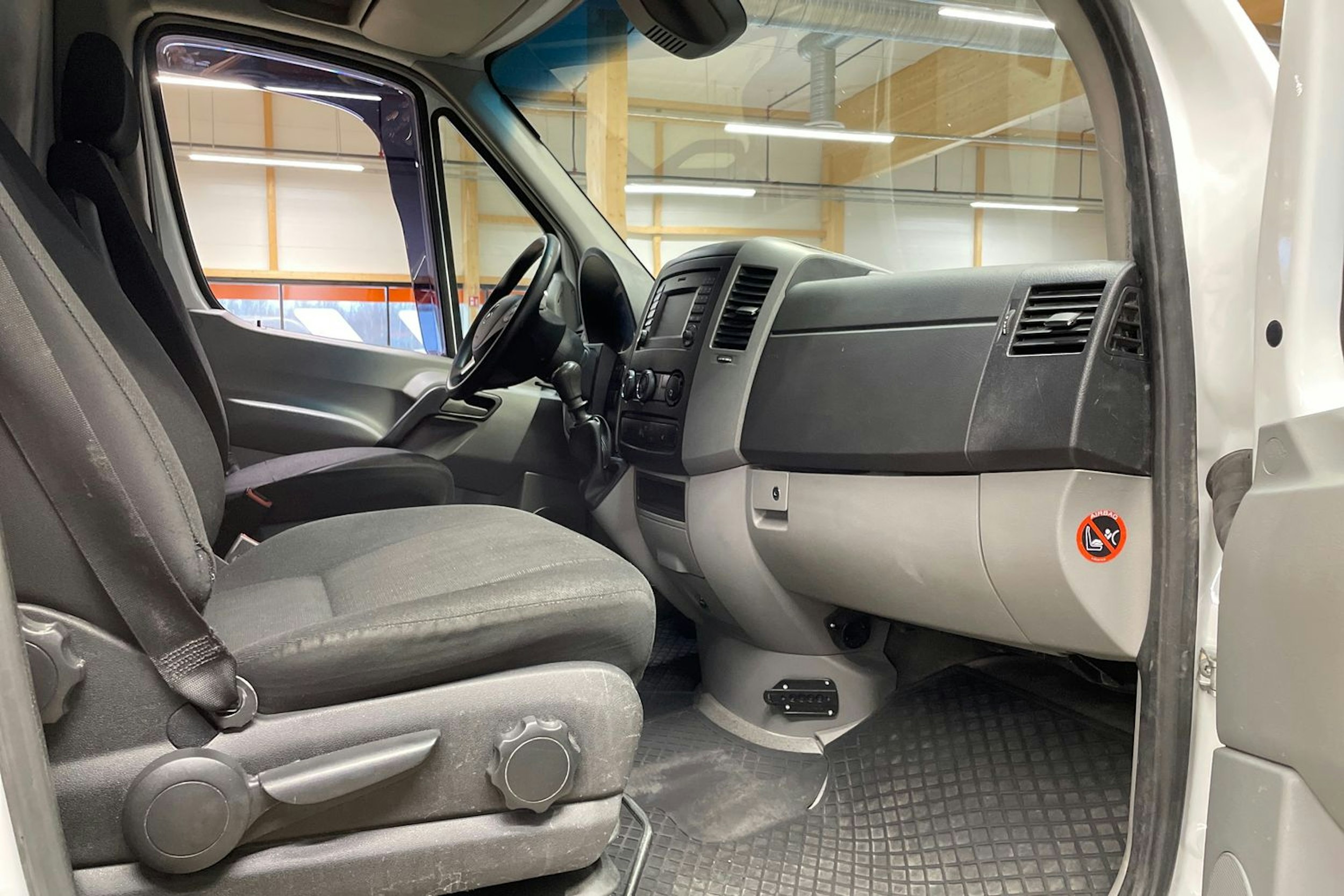 valkoinen Mercedes-Benz Sprinter 2016 kuva 16.