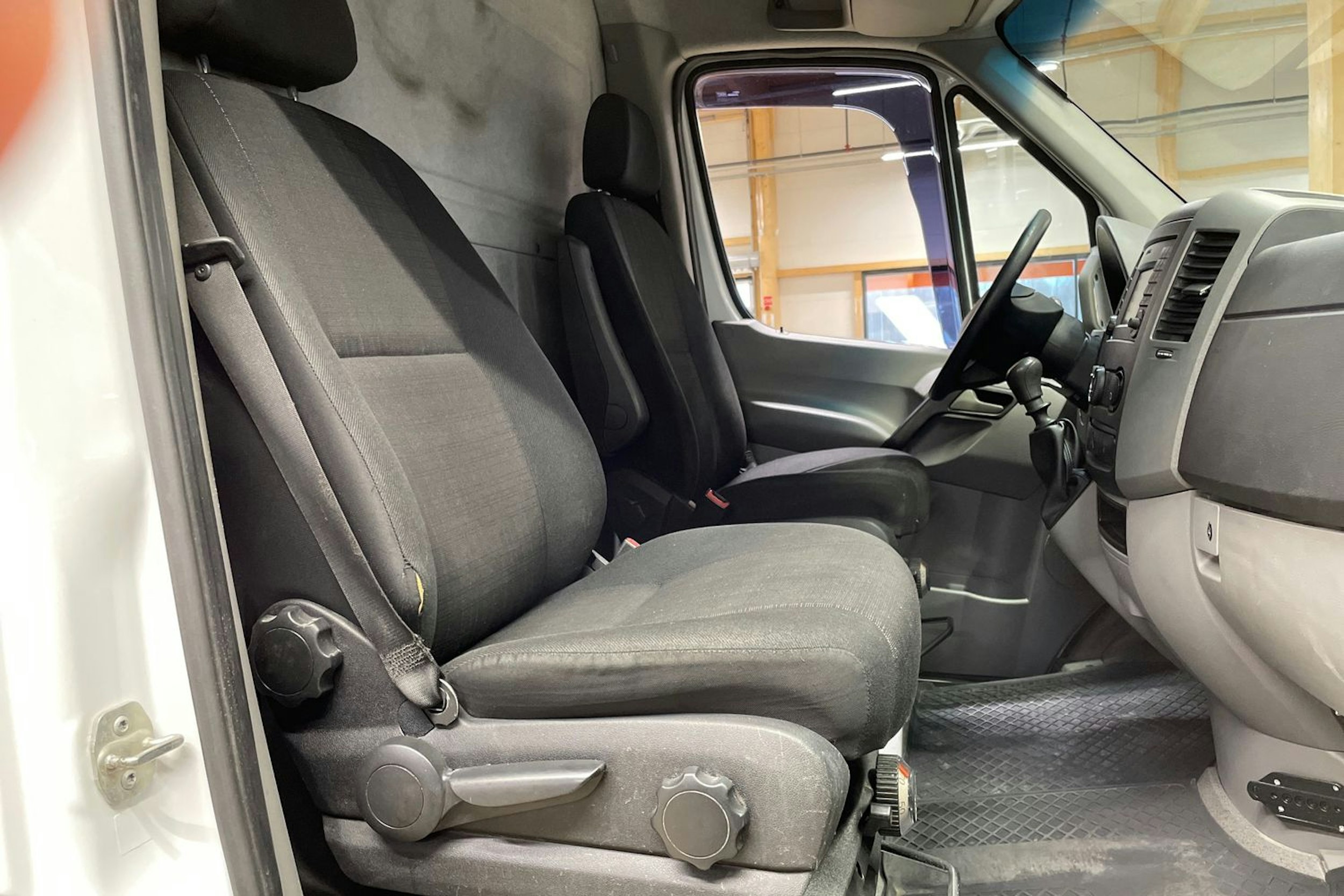 valkoinen Mercedes-Benz Sprinter 2016 kuva 17.