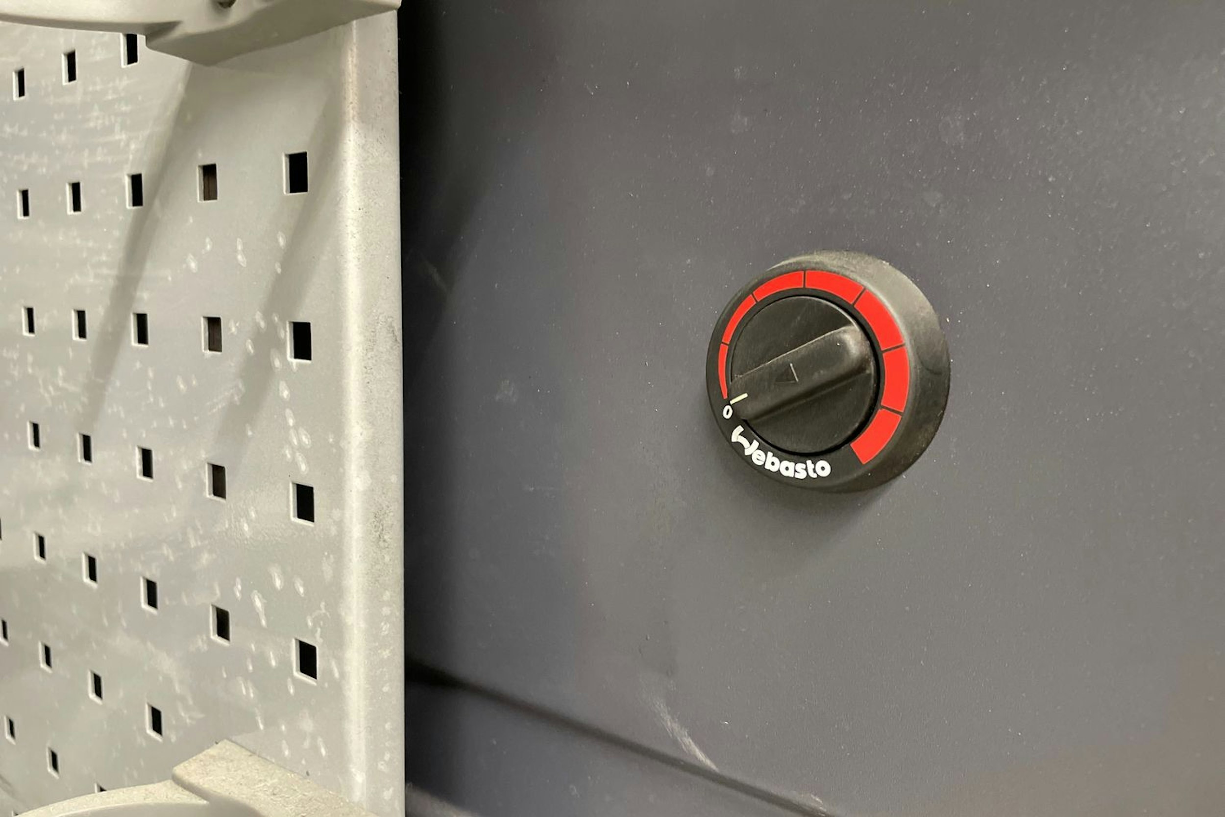 valkoinen Mercedes-Benz Sprinter 2016 kuva 23.