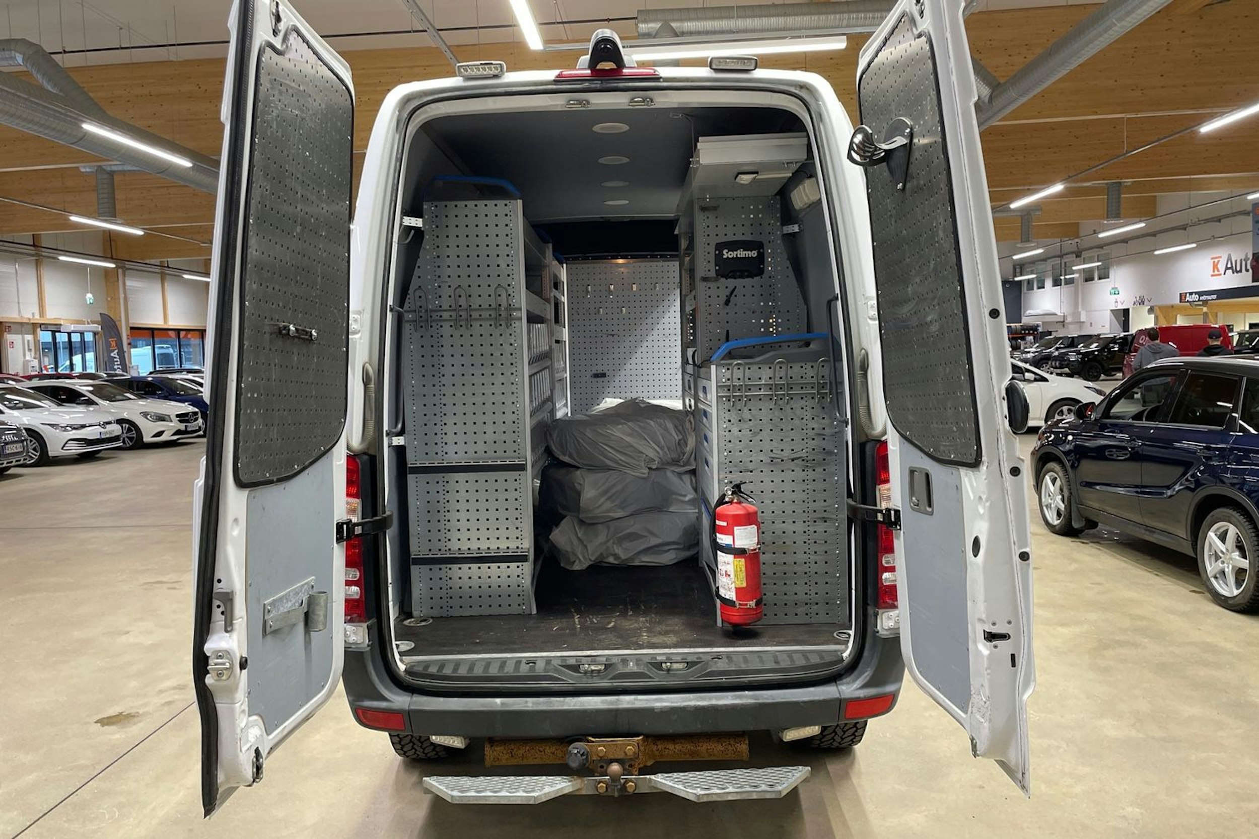 valkoinen Mercedes-Benz Sprinter 2016 kuva 24.