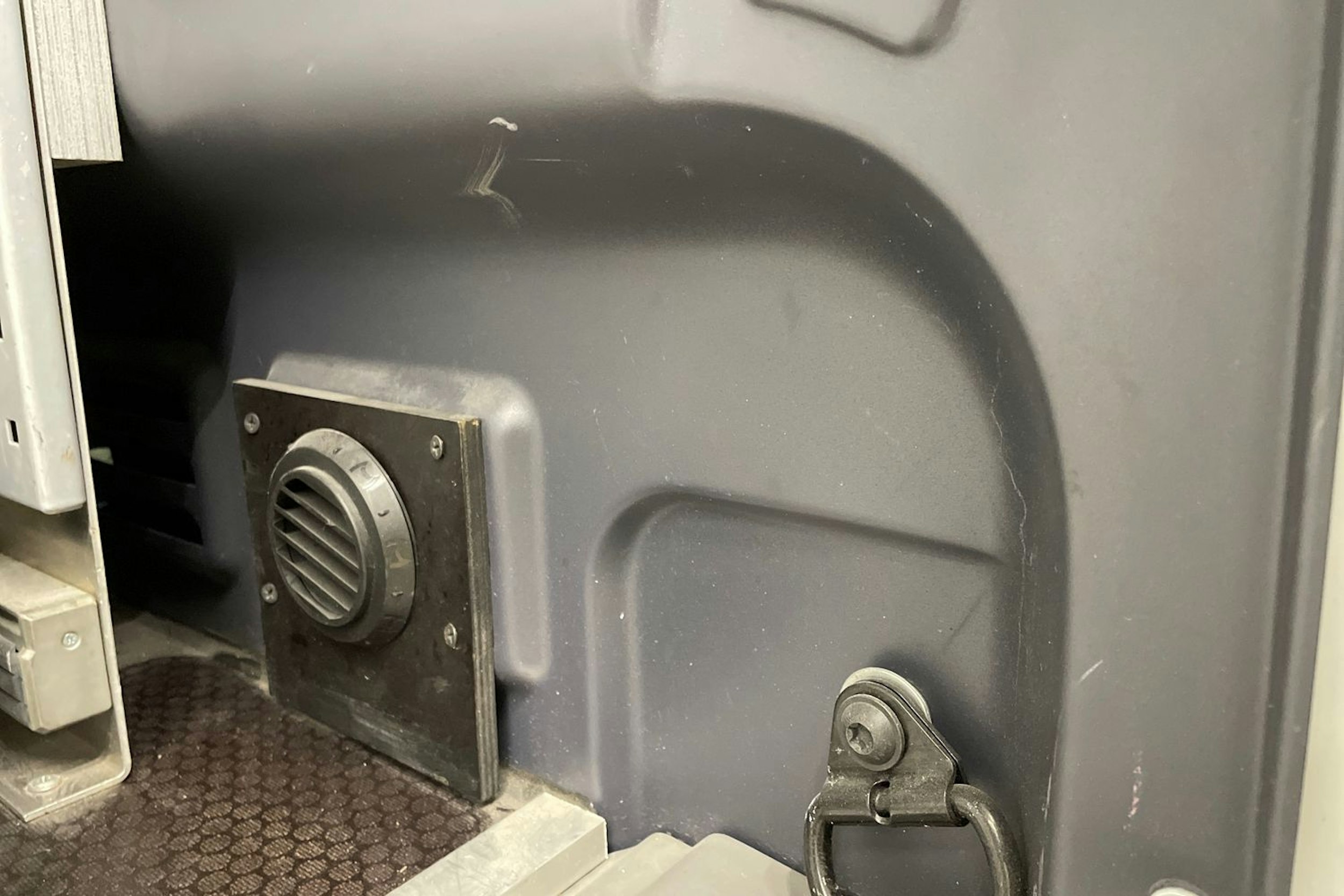 valkoinen Mercedes-Benz Sprinter 2016 kuva 30.