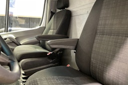 valkoinen Mercedes-Benz Sprinter 2016 kuva 34.