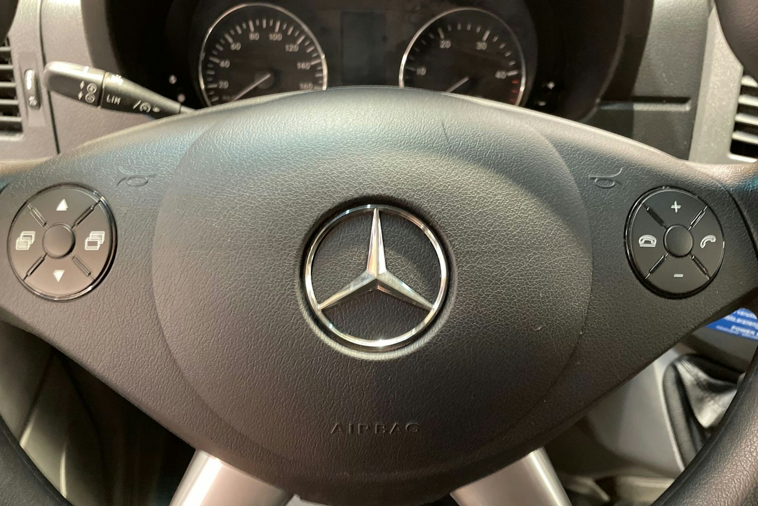 valkoinen Mercedes-Benz Sprinter 2016 kuva 36.