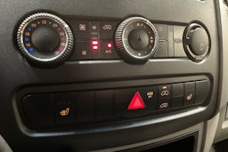 valkoinen Mercedes-Benz Sprinter 2016 kuva 37.