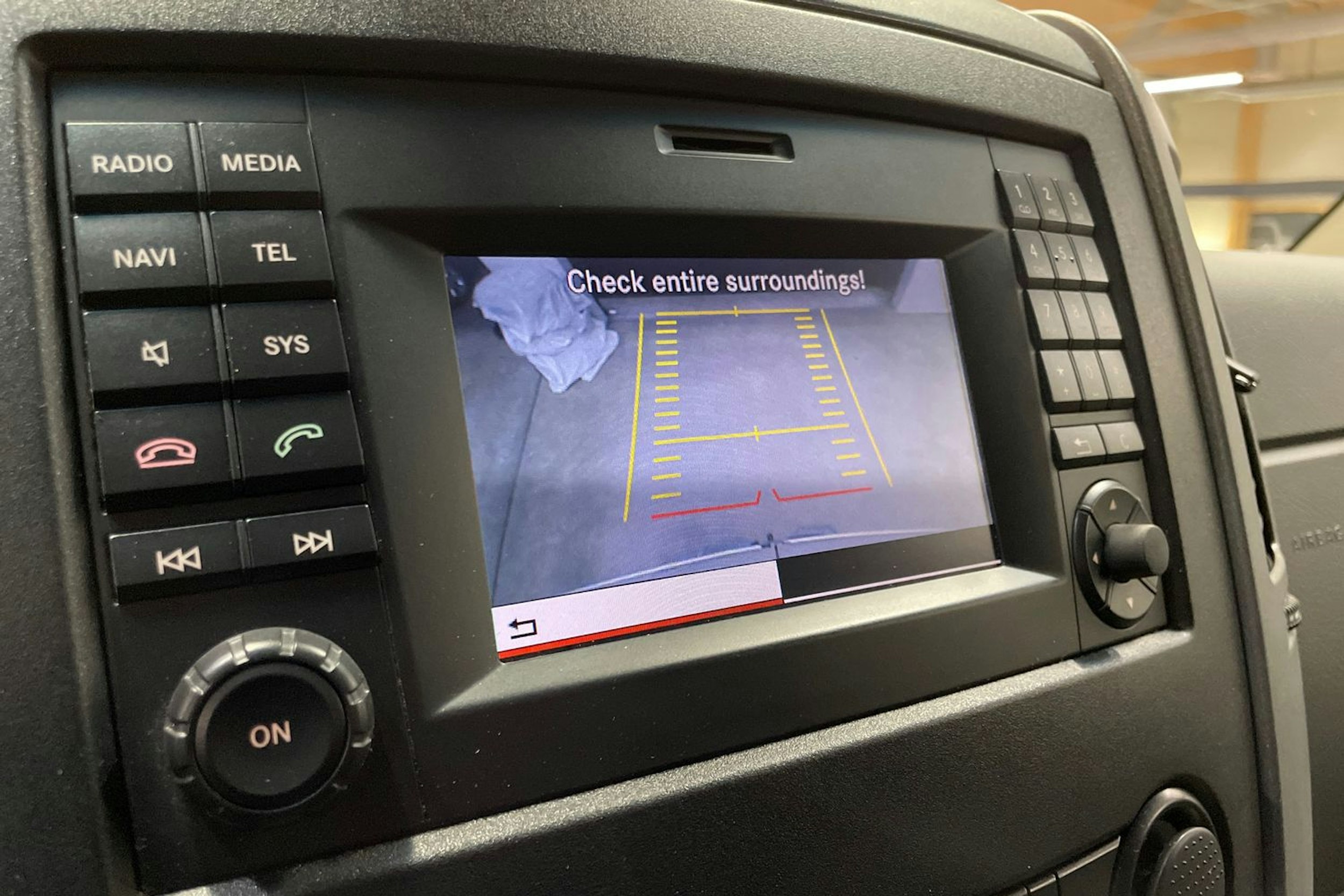 valkoinen Mercedes-Benz Sprinter 2016 kuva 39.