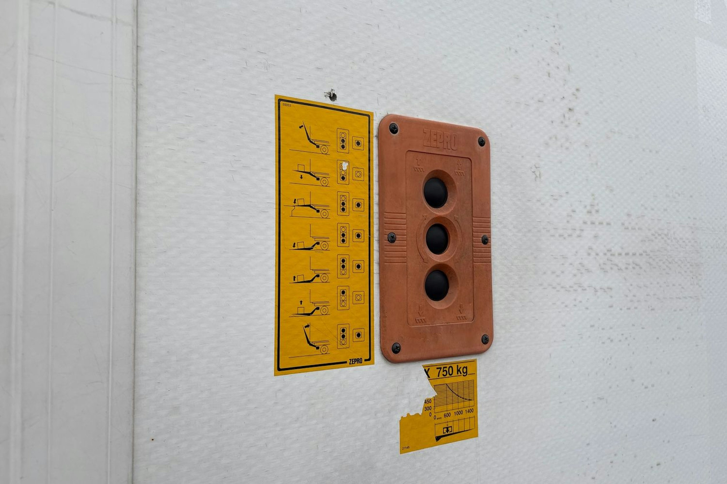 valkoinen Mercedes-Benz Sprinter 2016 kuva 21.