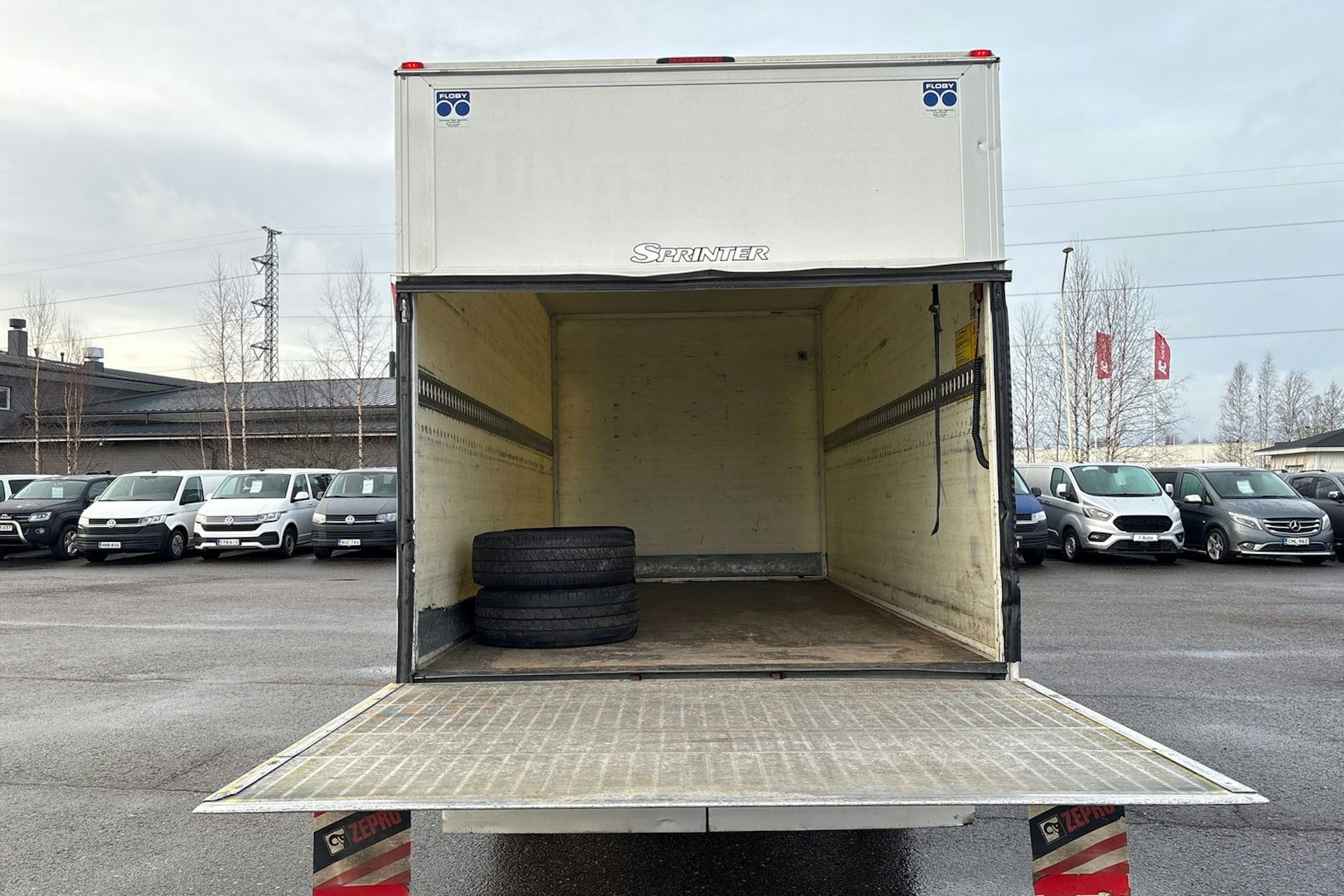 valkoinen Mercedes-Benz Sprinter 2016 kuva 22.