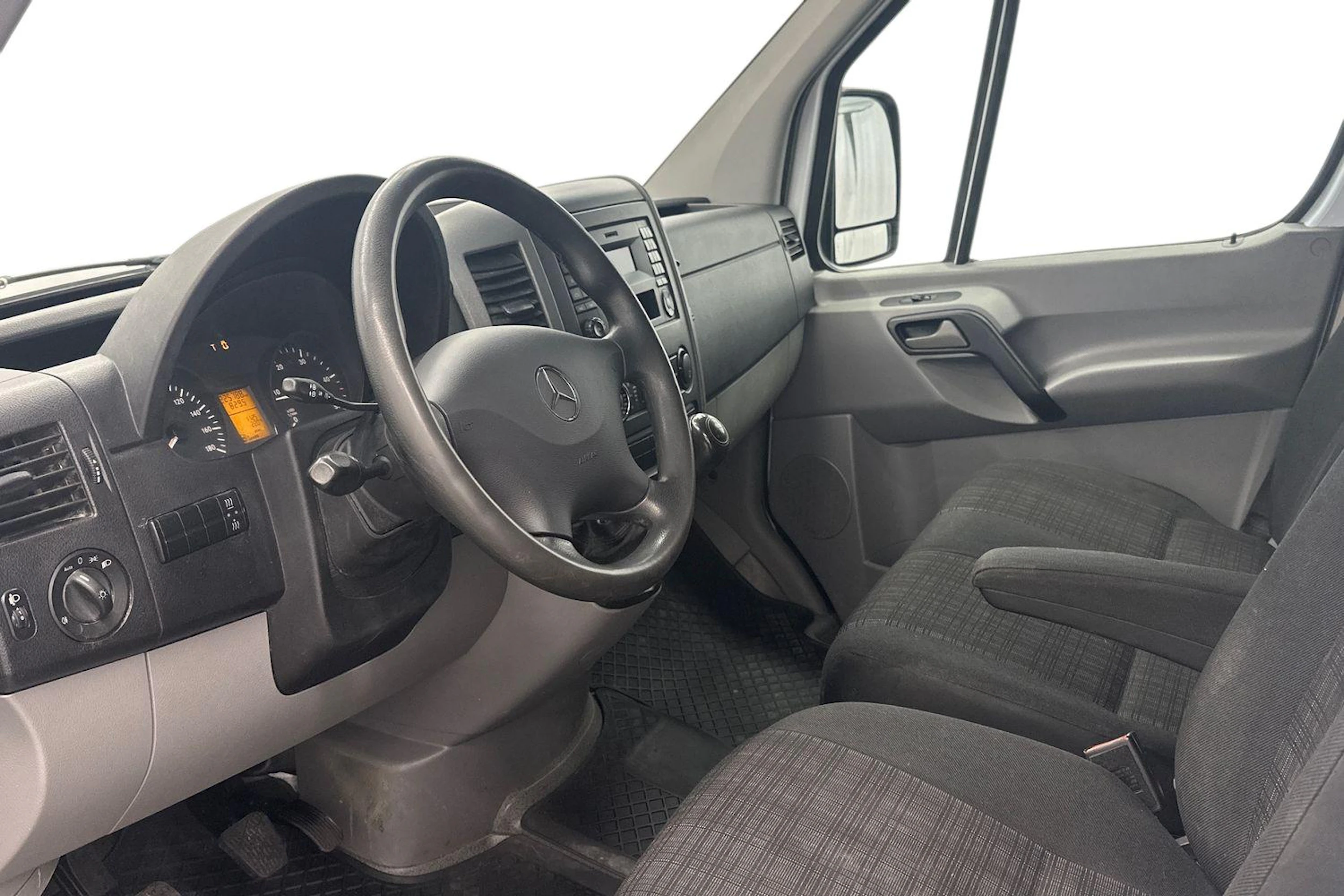 valkoinen Mercedes-Benz Sprinter 2016 kuva 6.