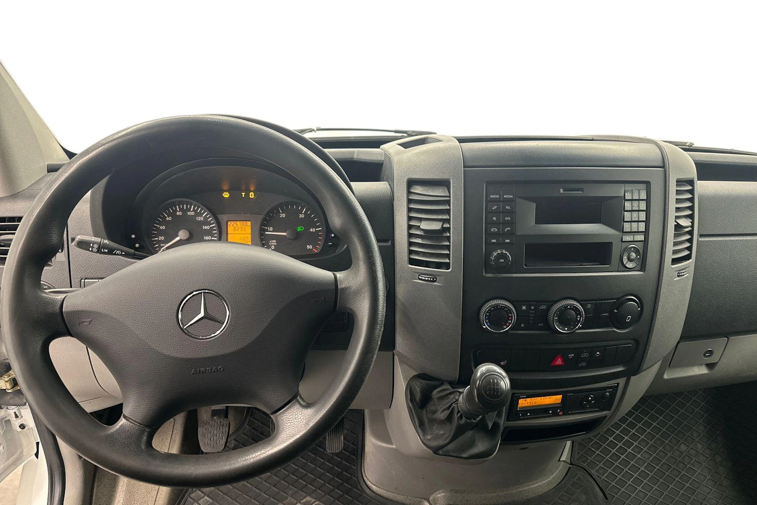 valkoinen Mercedes-Benz Sprinter 2016 kuva 7.