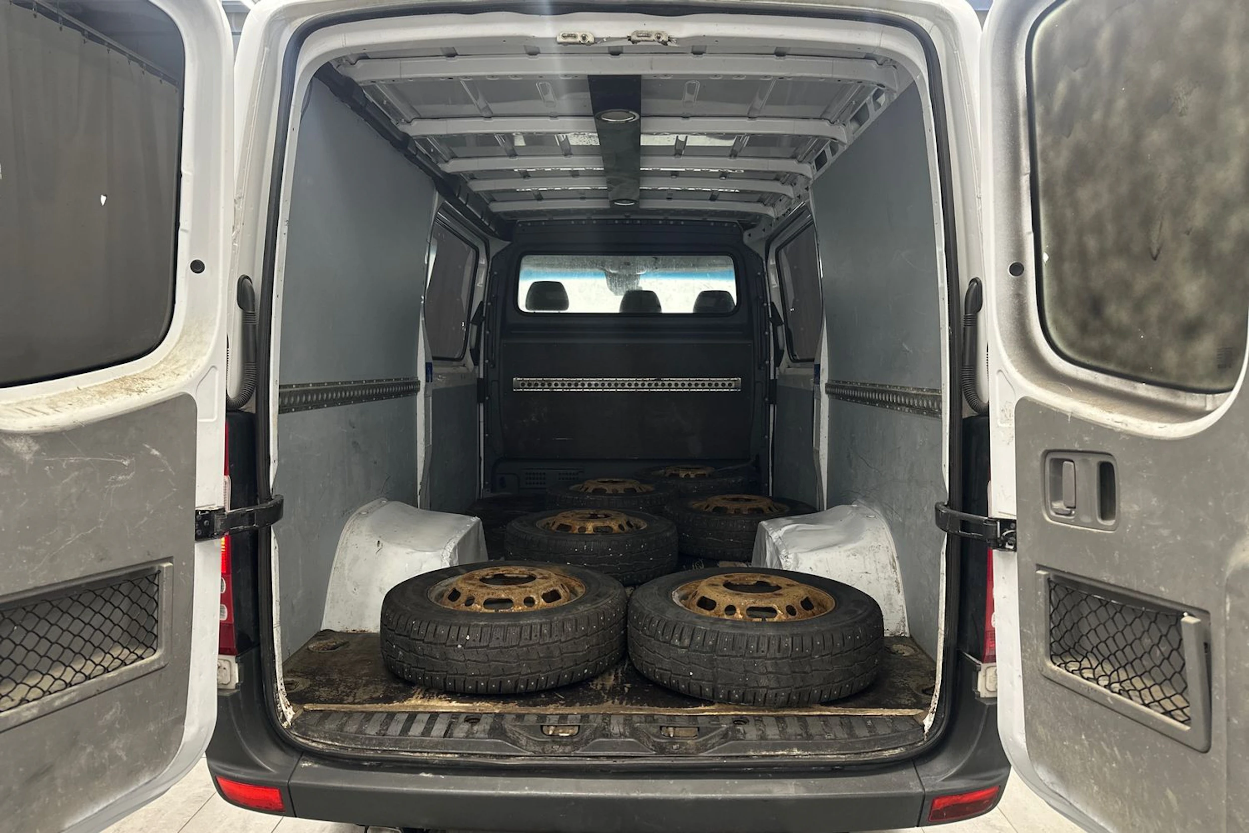 valkoinen Mercedes-Benz Sprinter 2016 kuva 10.