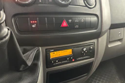 valkoinen Mercedes-Benz Sprinter 2016 kuva 17.