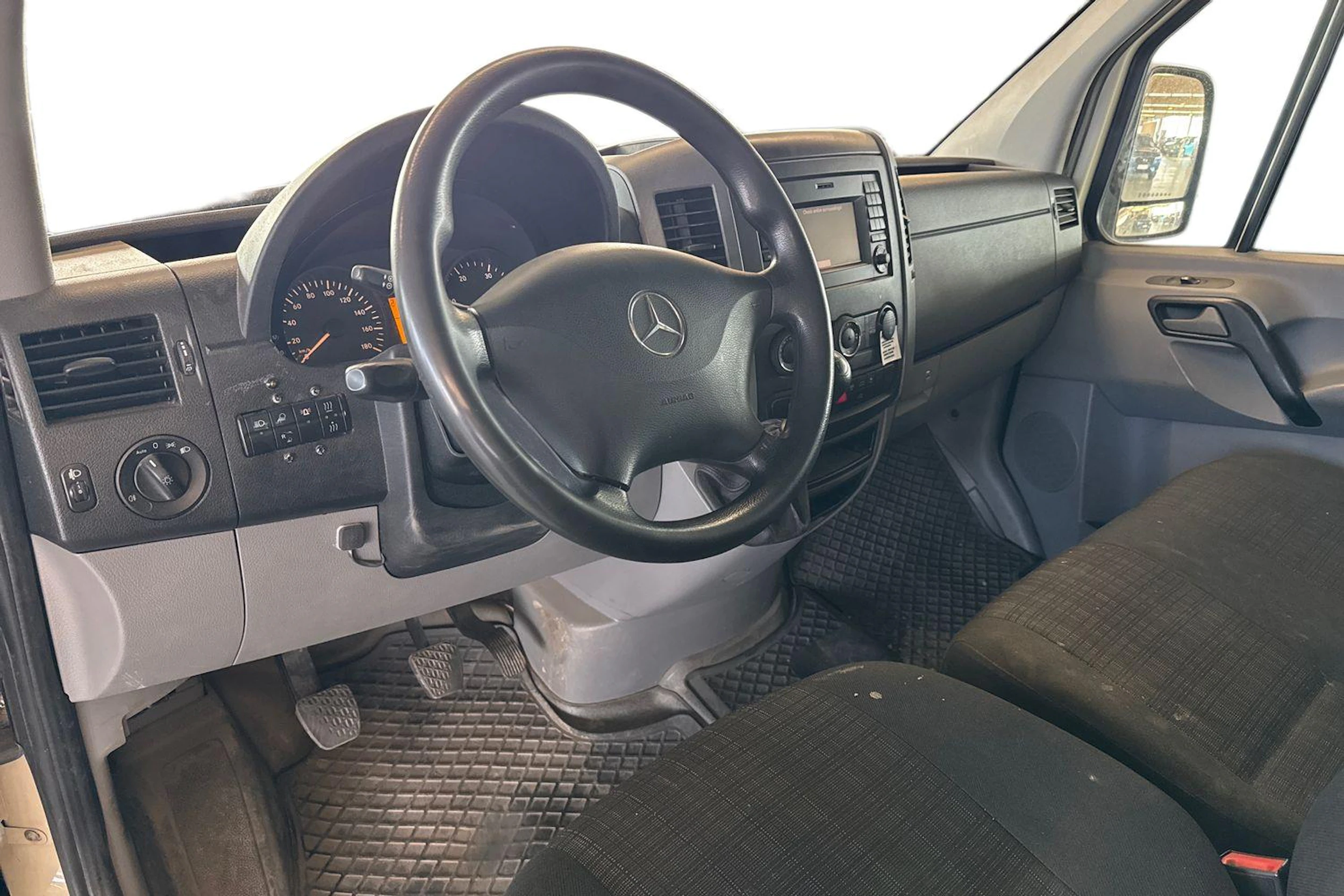 ruskea (beige) Mercedes-Benz Sprinter 2016 kuva 3.