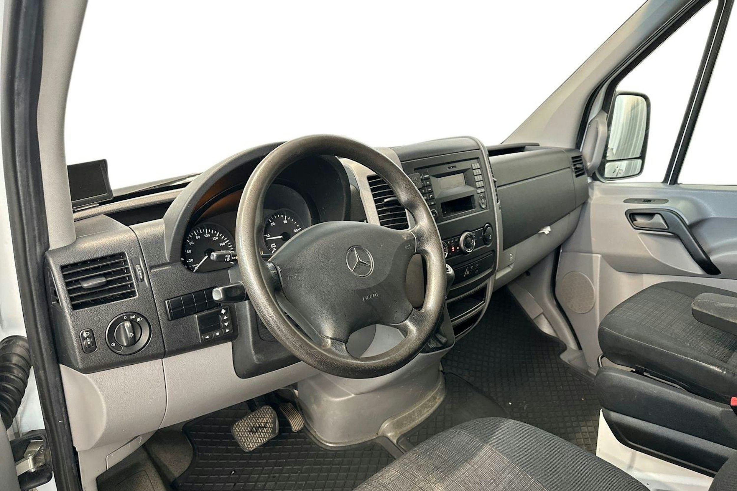 valkoinen Mercedes-Benz Sprinter 2016 kuva 7.