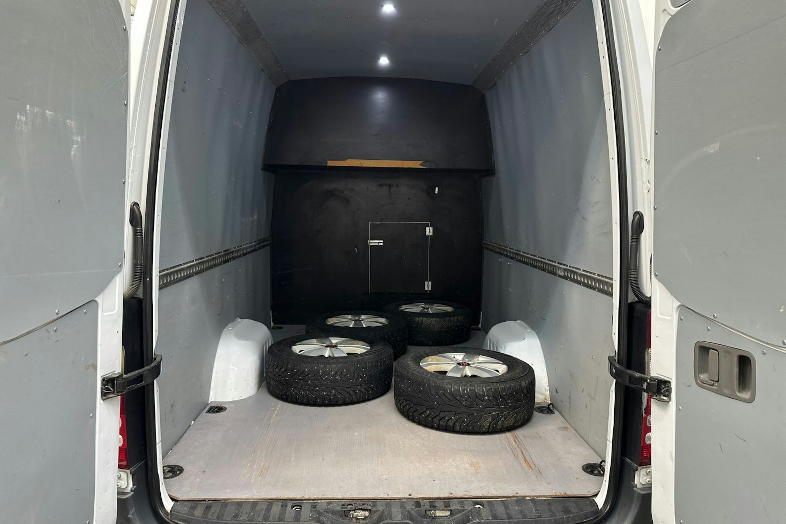 valkoinen Mercedes-Benz Sprinter 2016 kuva 13.
