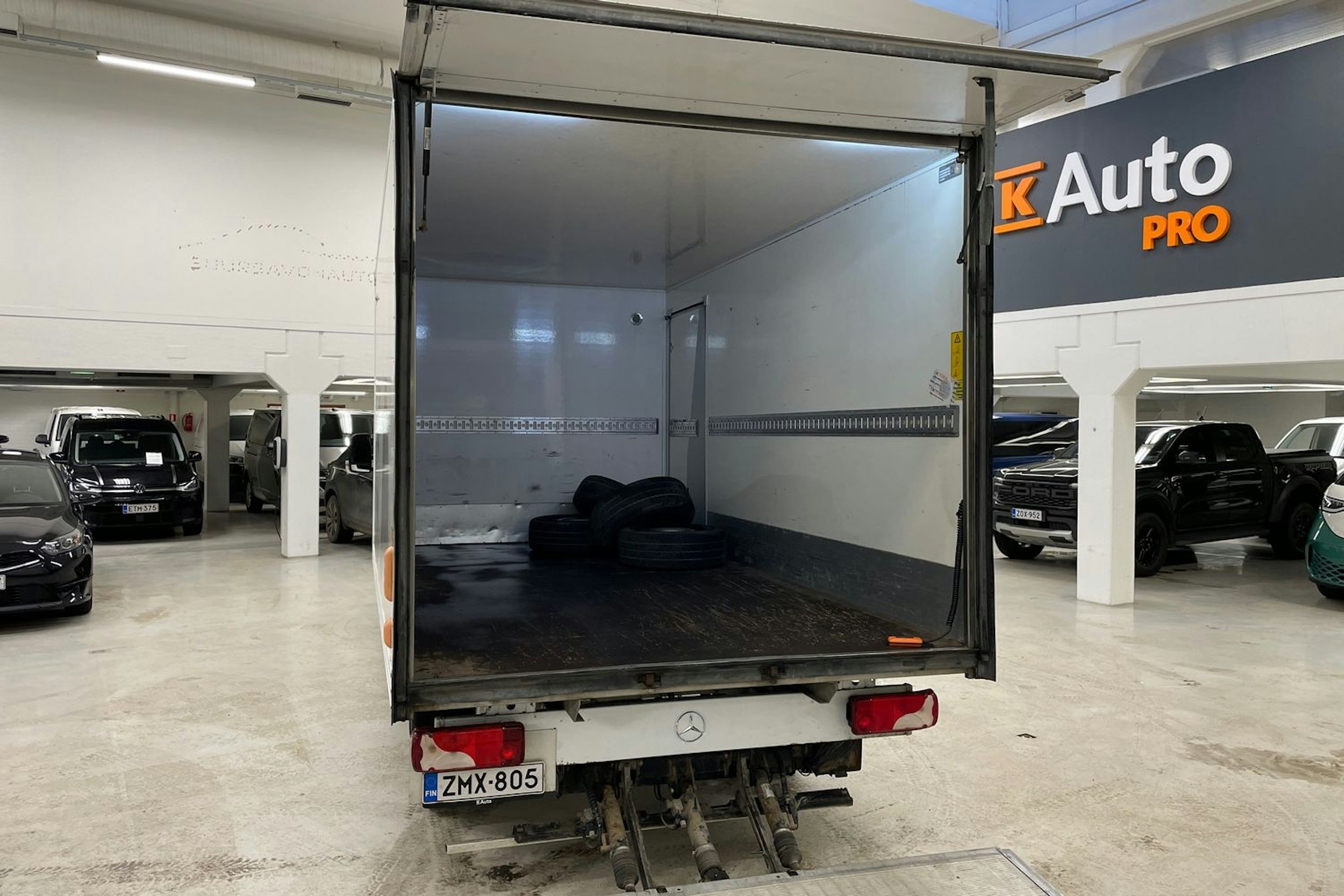 valkoinen Mercedes-Benz Sprinter 2016 kuva 13.