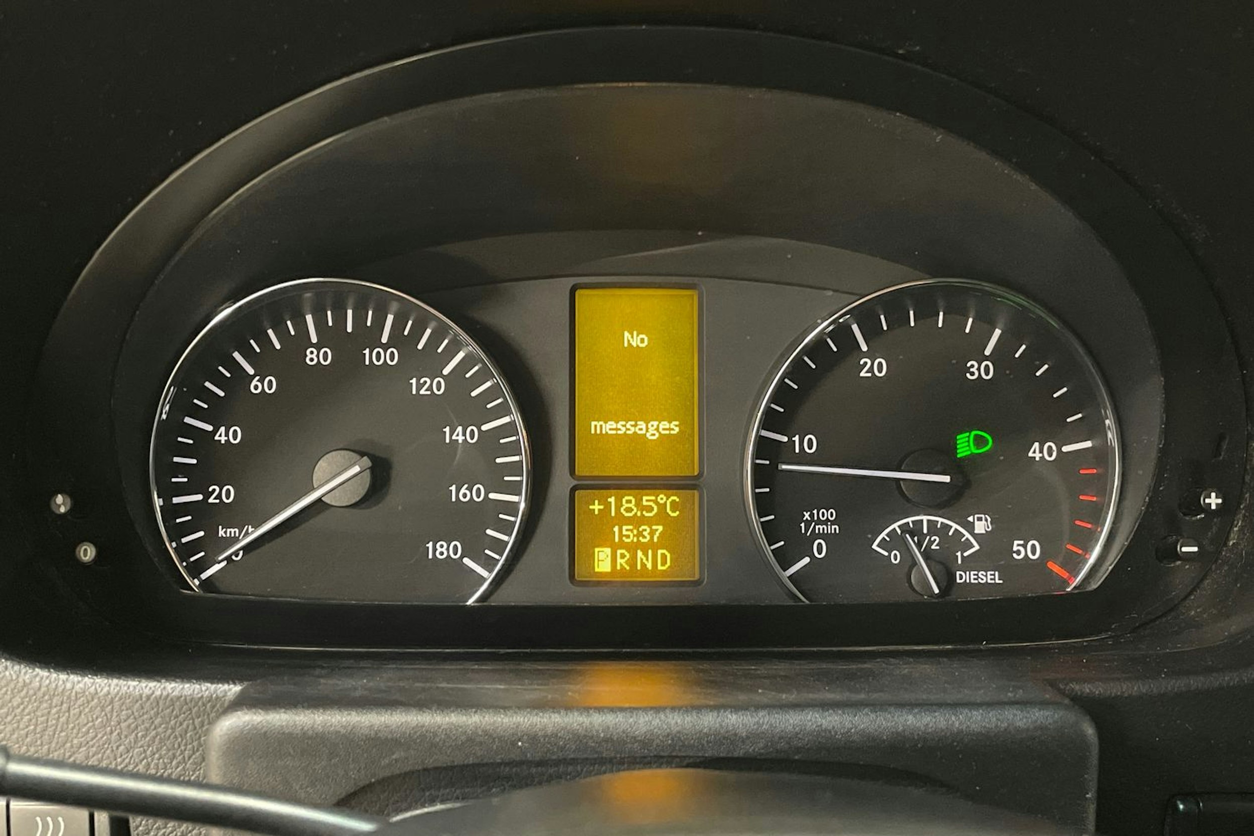 valkoinen Mercedes-Benz Sprinter 2016 kuva 18.