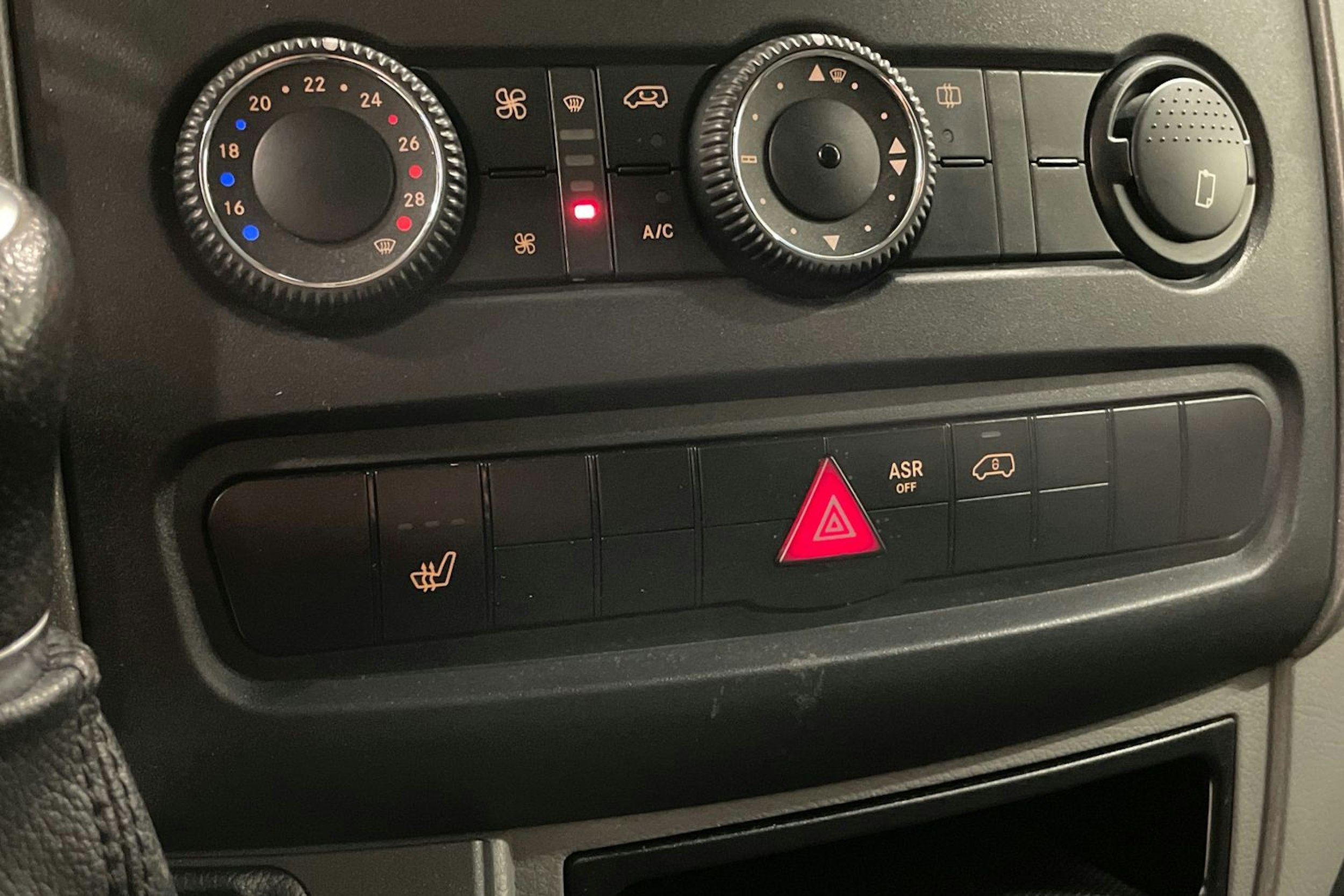 valkoinen Mercedes-Benz Sprinter 2016 kuva 20.