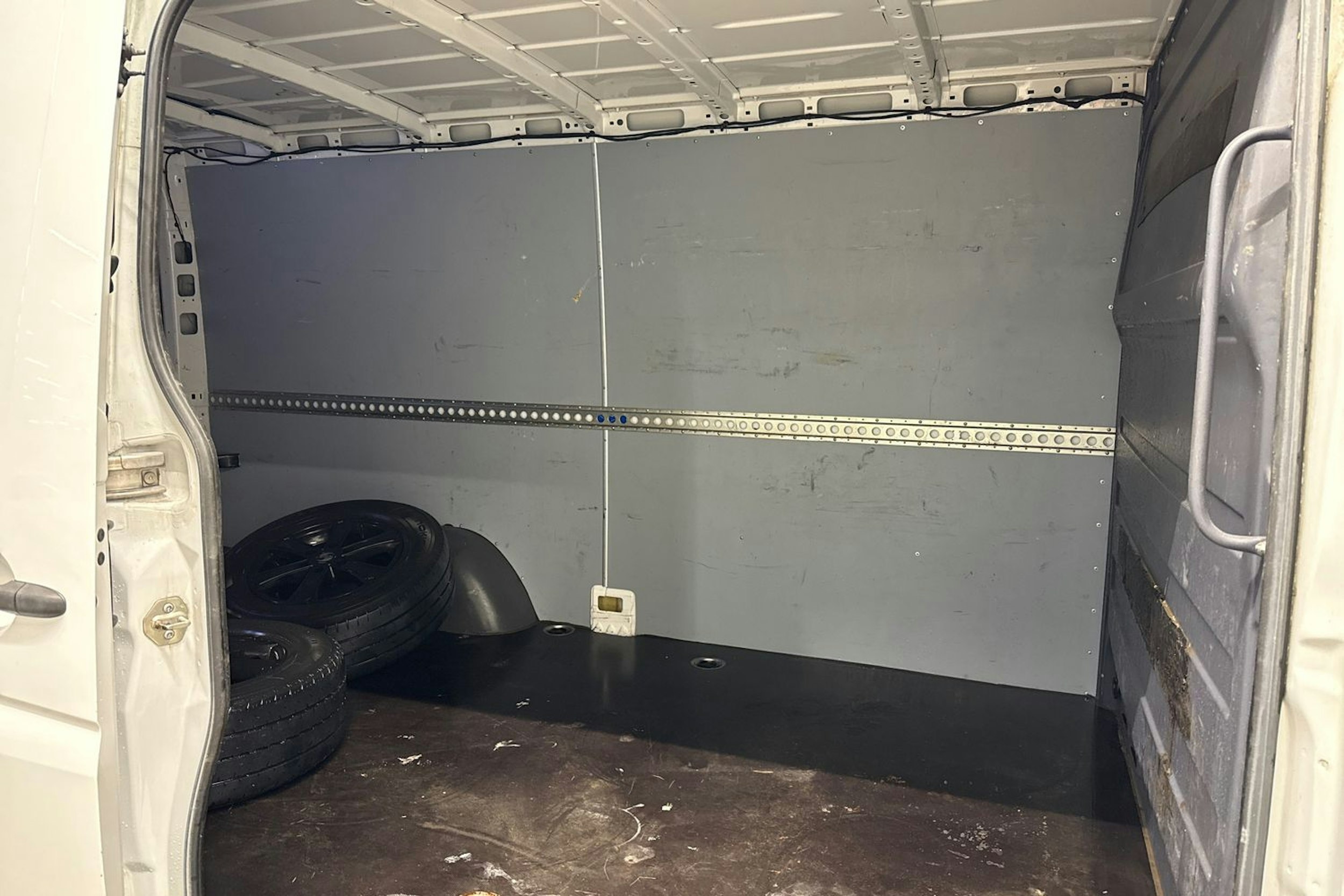 valkoinen Mercedes-Benz Sprinter 2017 kuva 10.