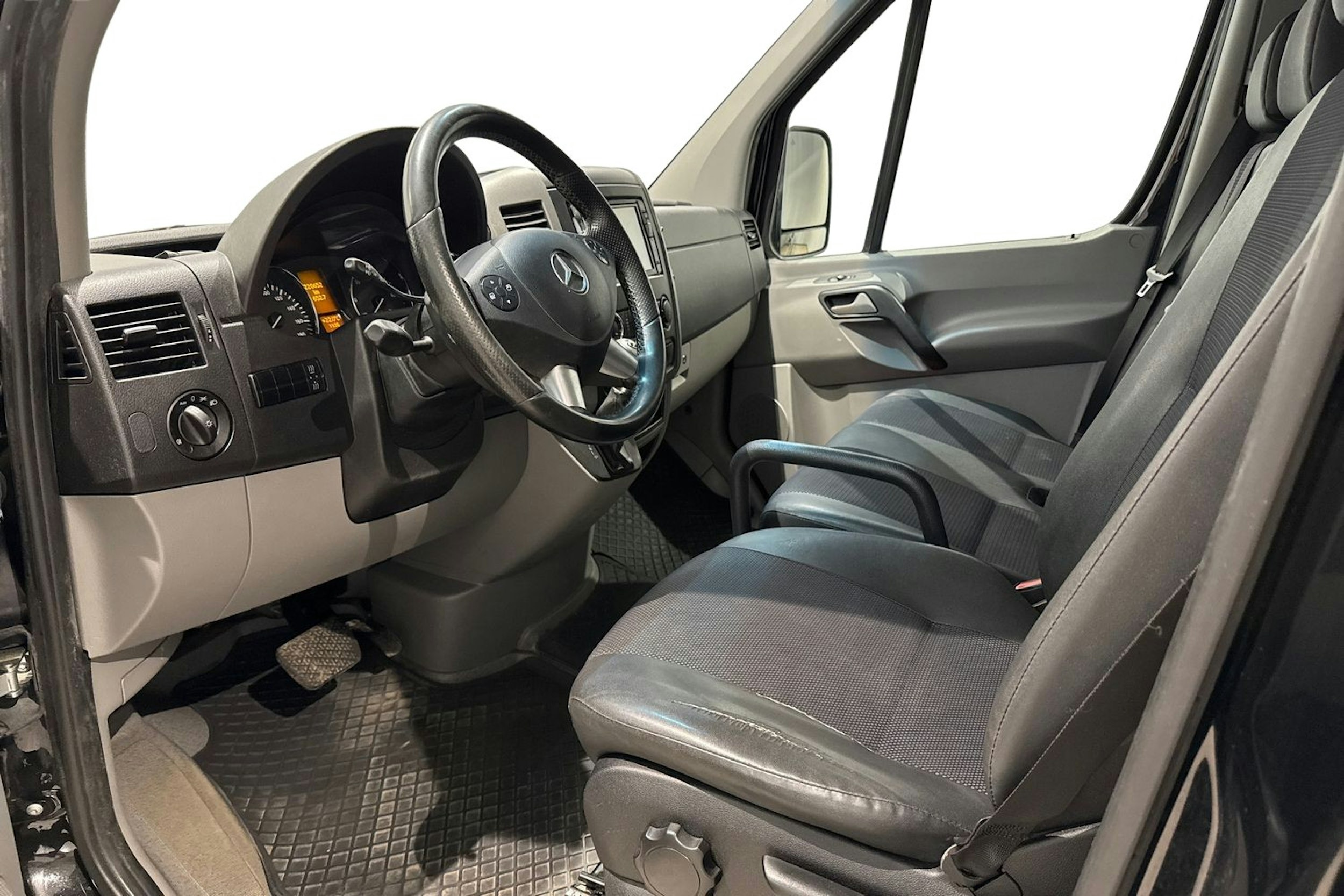musta Mercedes-Benz Sprinter 2017 kuva 7.