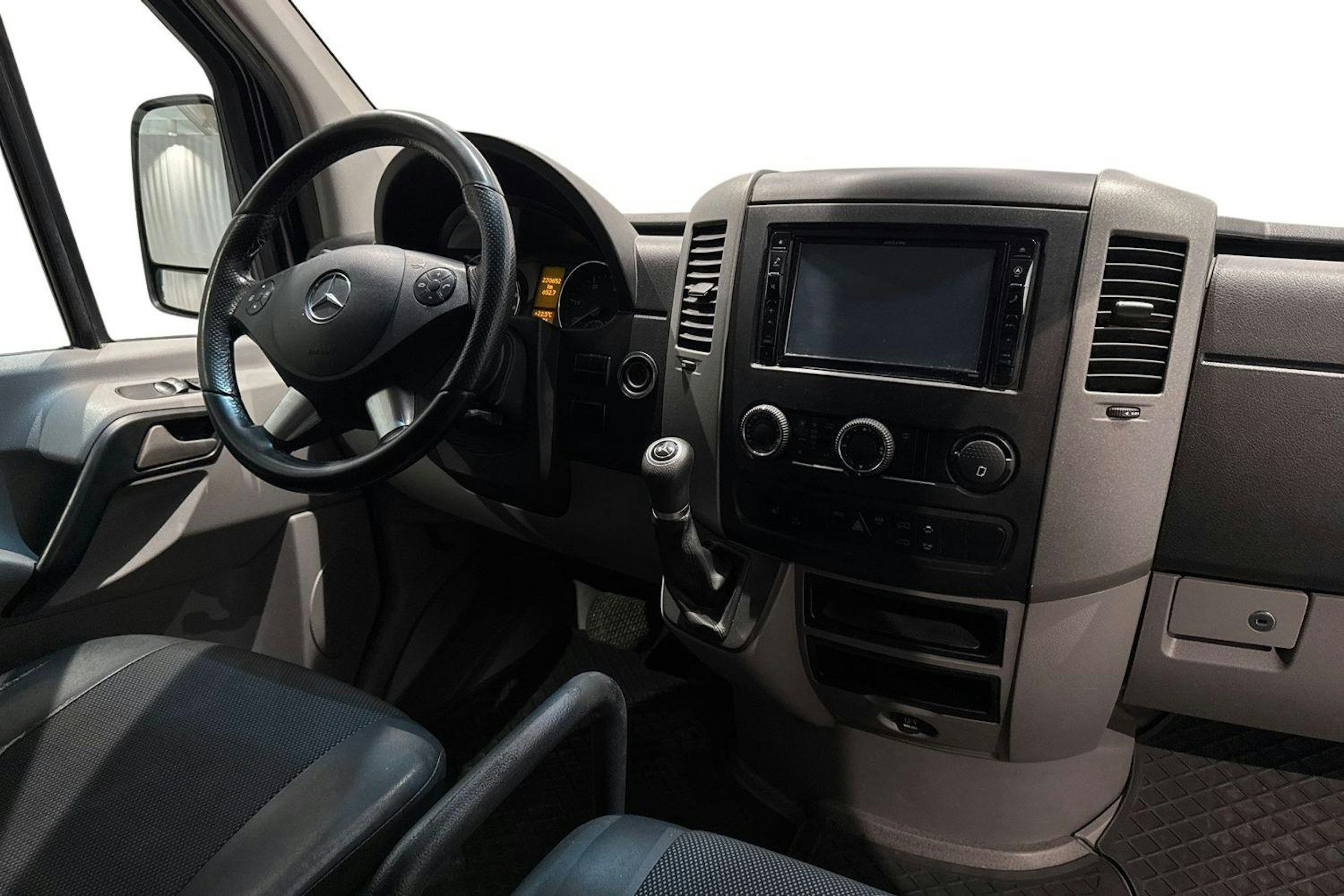 musta Mercedes-Benz Sprinter 2017 kuva 9.