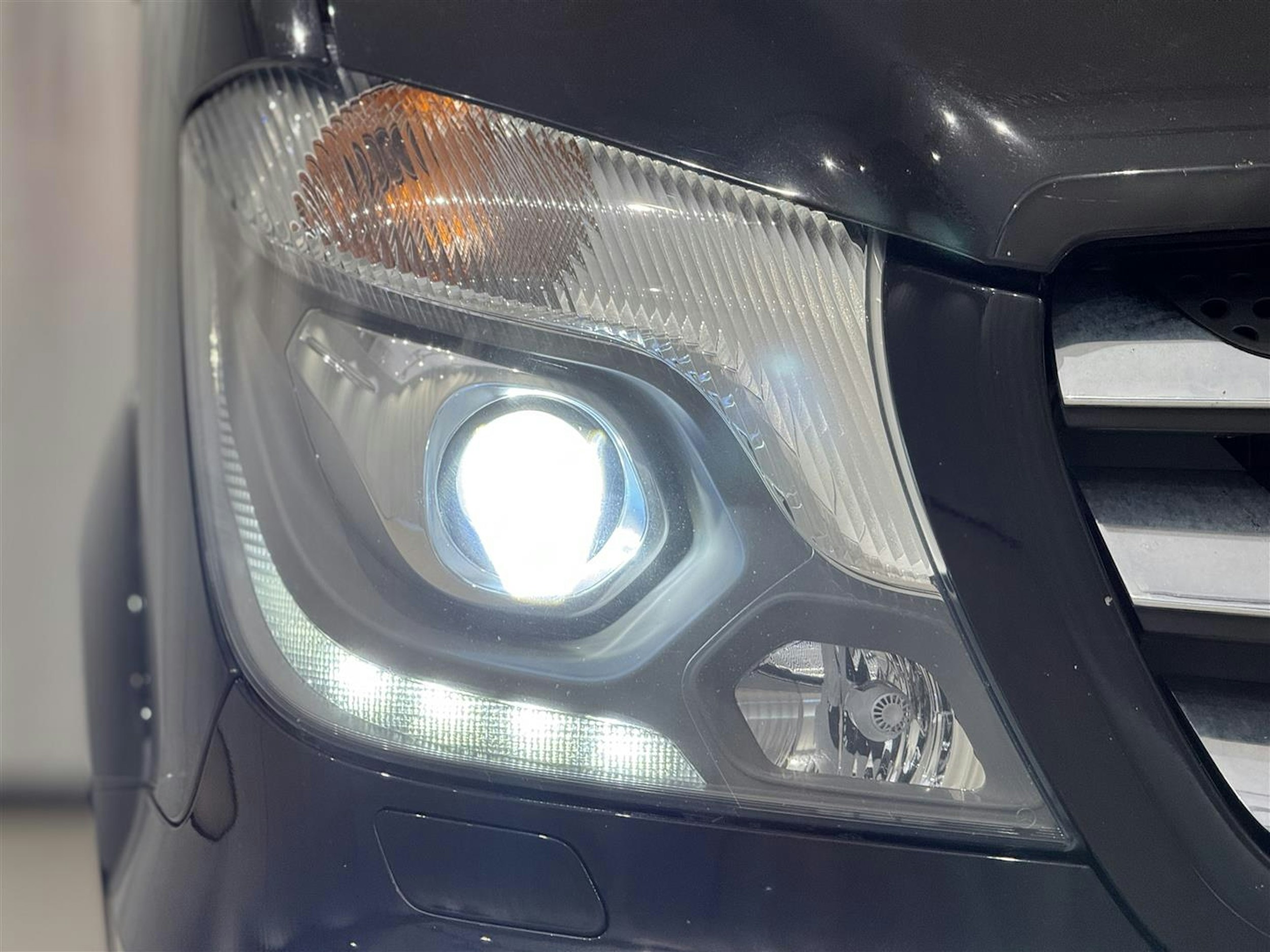musta Mercedes-Benz Sprinter 2017 kuva 14.