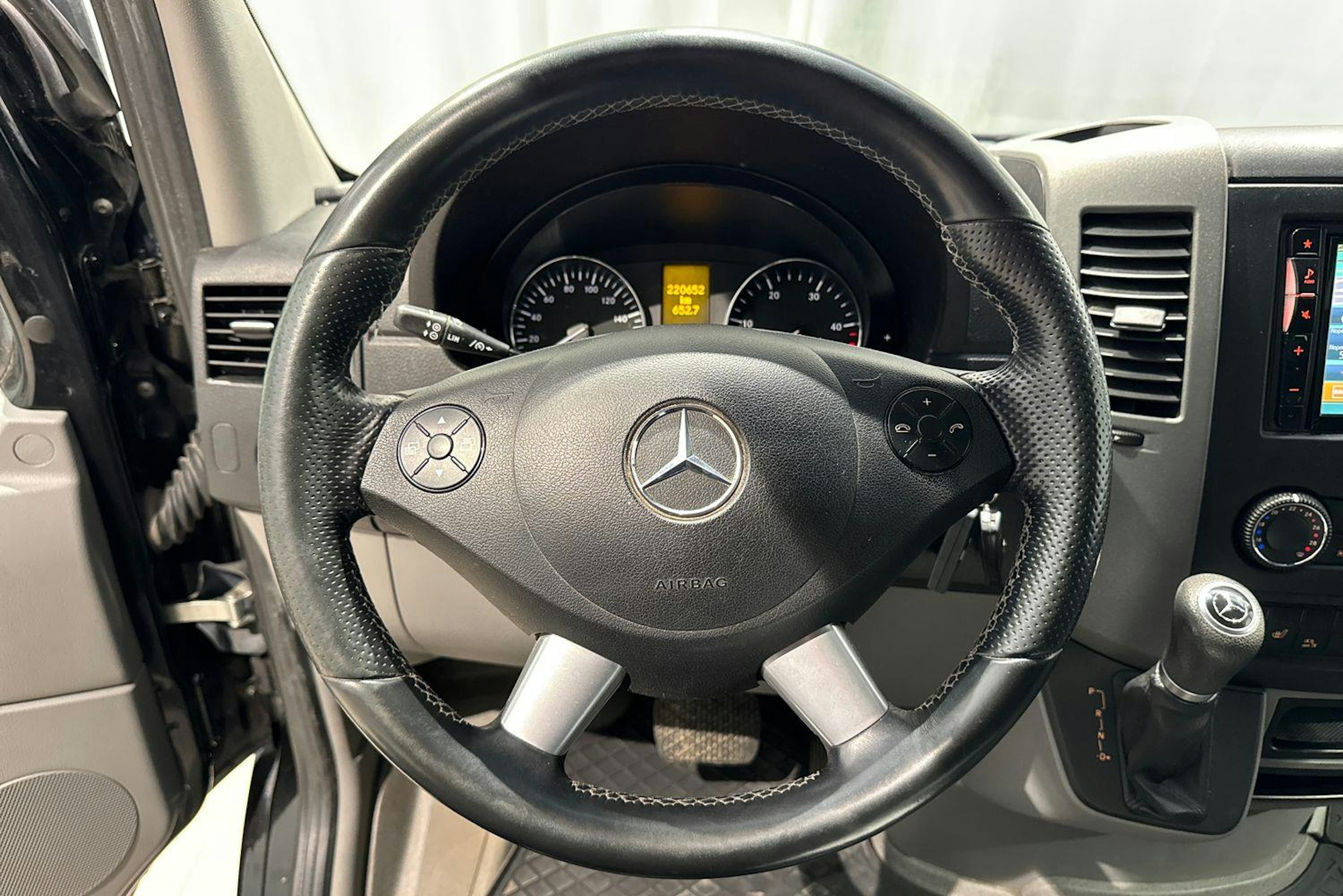 musta Mercedes-Benz Sprinter 2017 kuva 15.