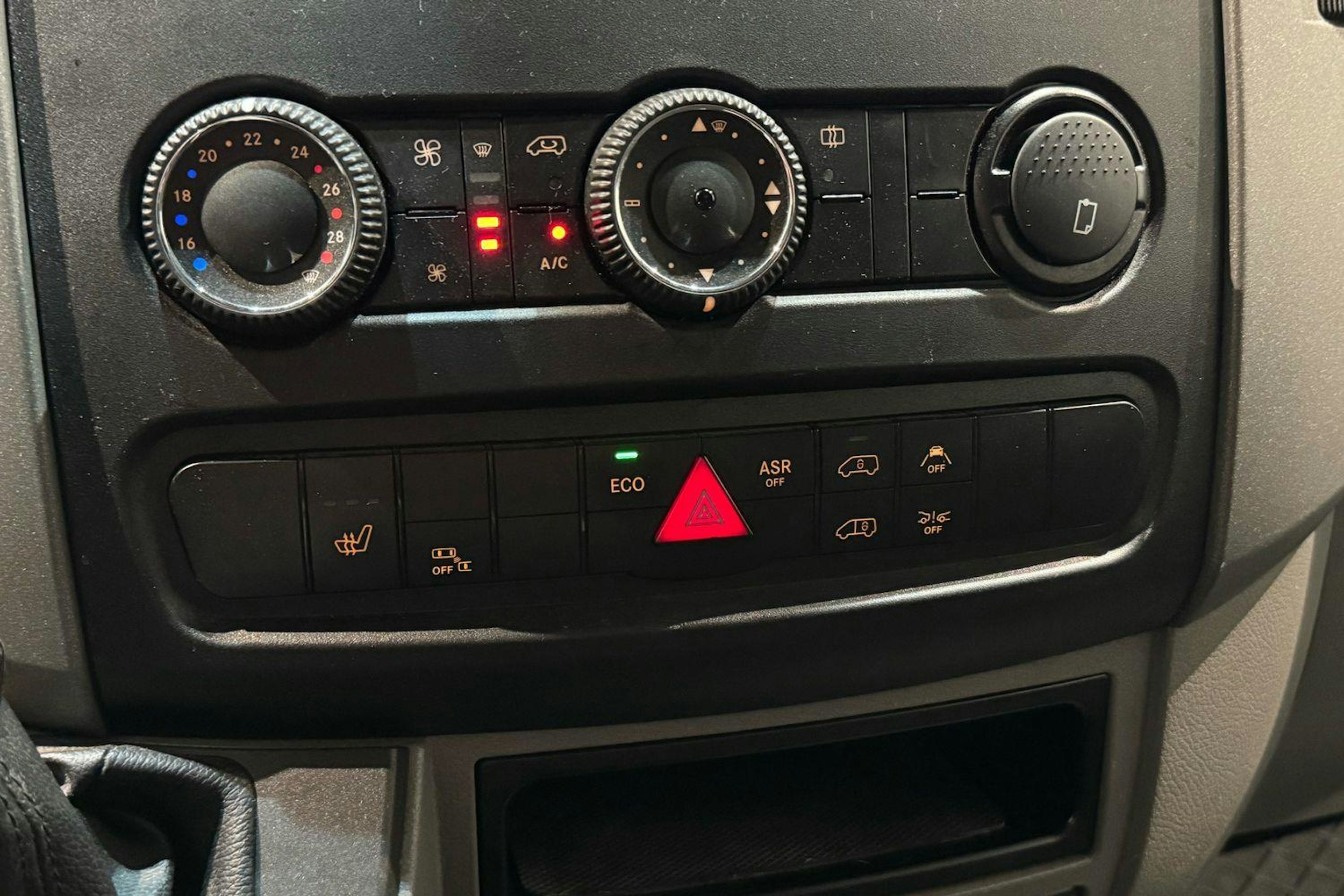 musta Mercedes-Benz Sprinter 2017 kuva 20.