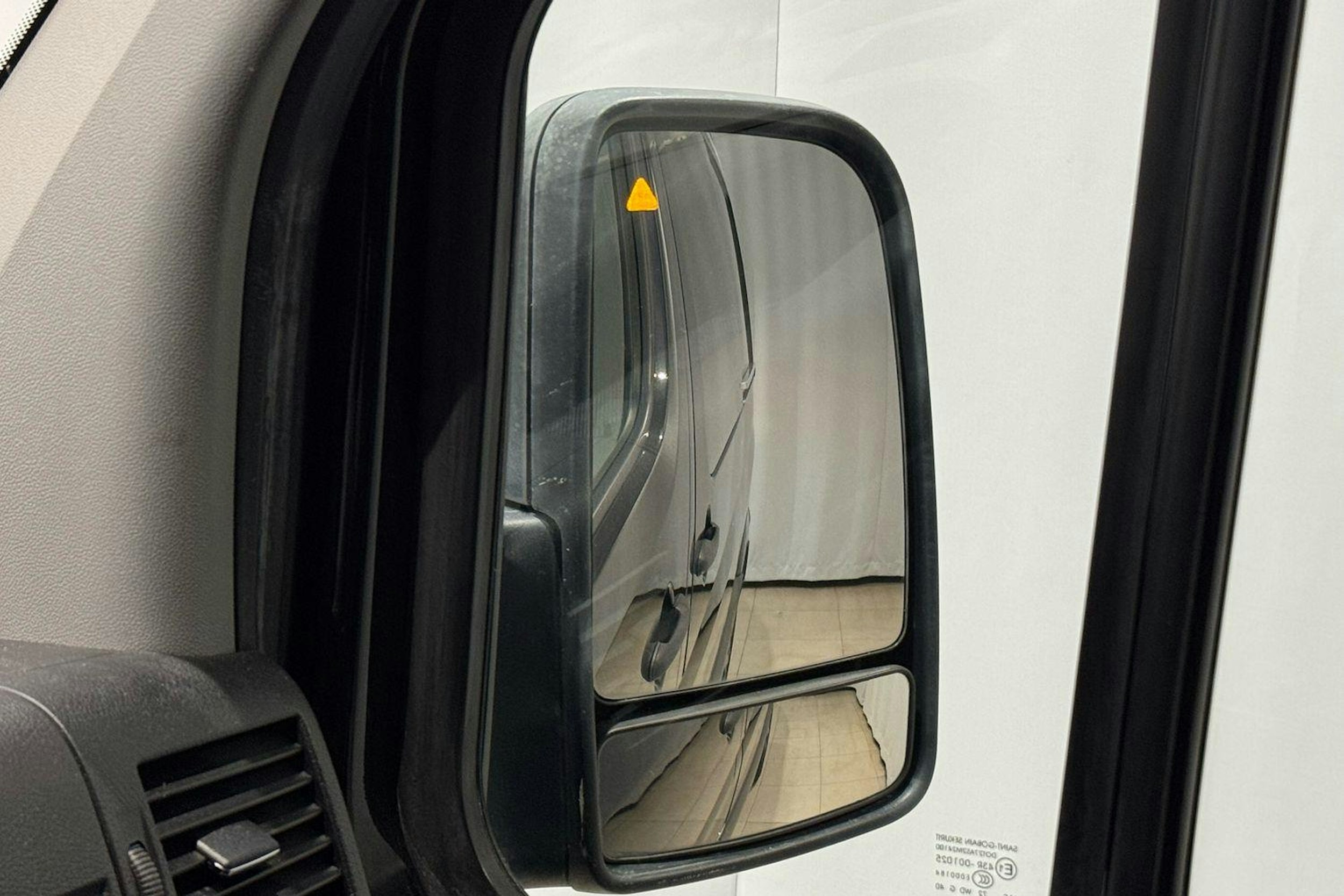 musta Mercedes-Benz Sprinter 2017 kuva 21.