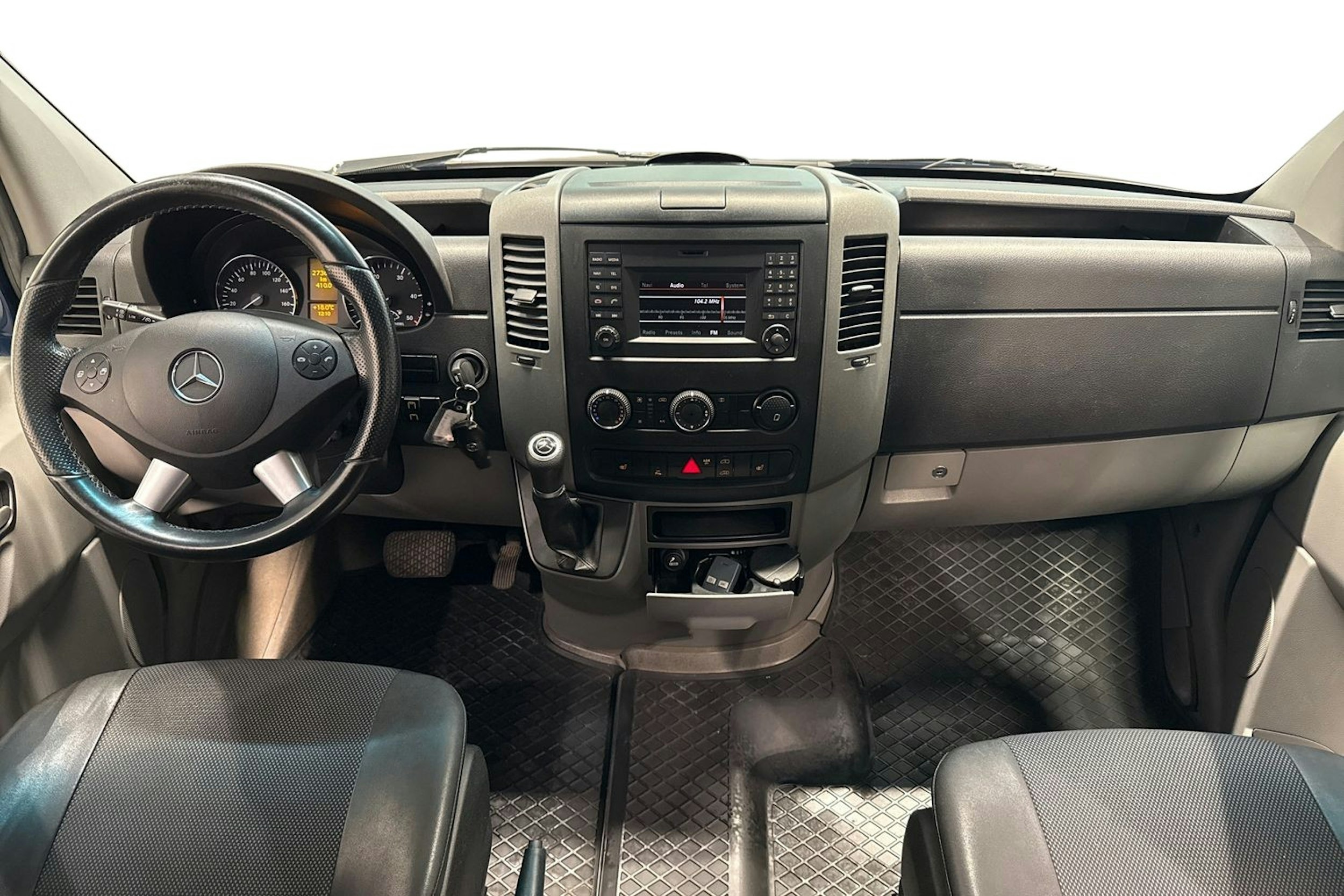 sininen Mercedes-Benz Sprinter 2017 kuva 9.