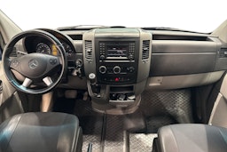 sininen Mercedes-Benz Sprinter 2017 kuva 9.