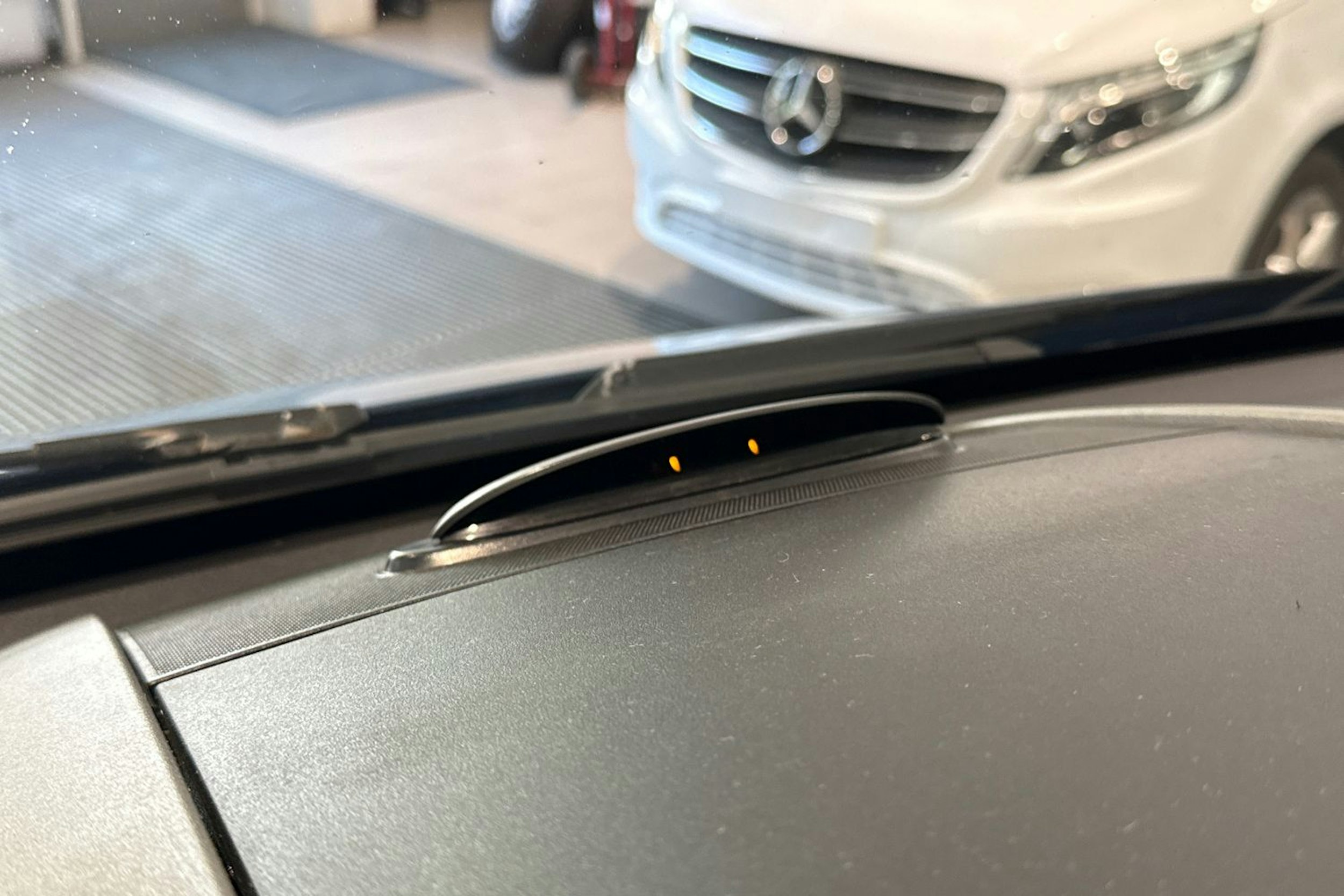 sininen Mercedes-Benz Sprinter 2017 kuva 28.