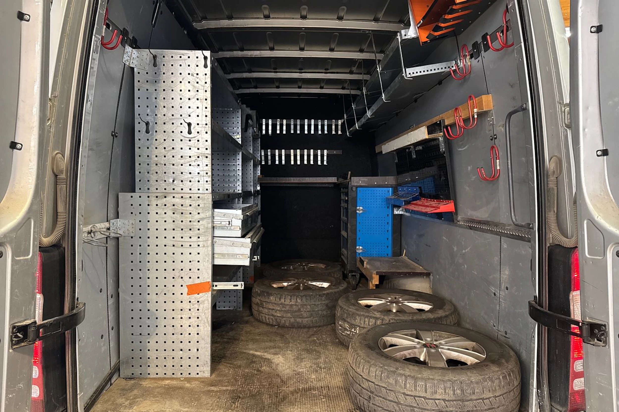 harmaa Mercedes-Benz Sprinter 2017 kuva 4.