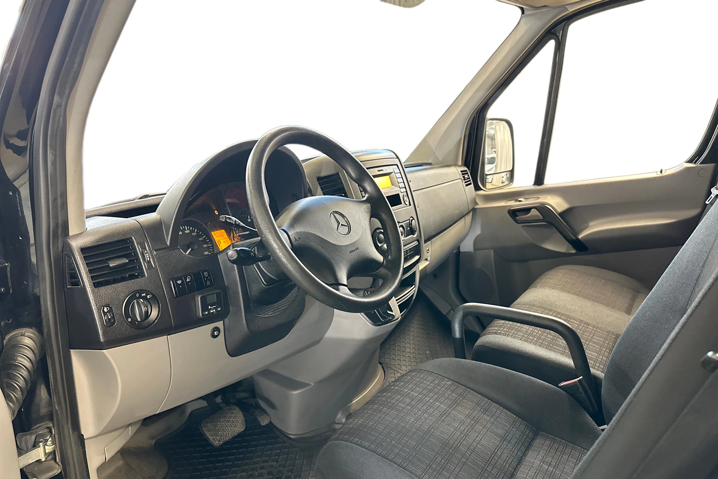 musta Mercedes-Benz Sprinter 2017 kuva 6.