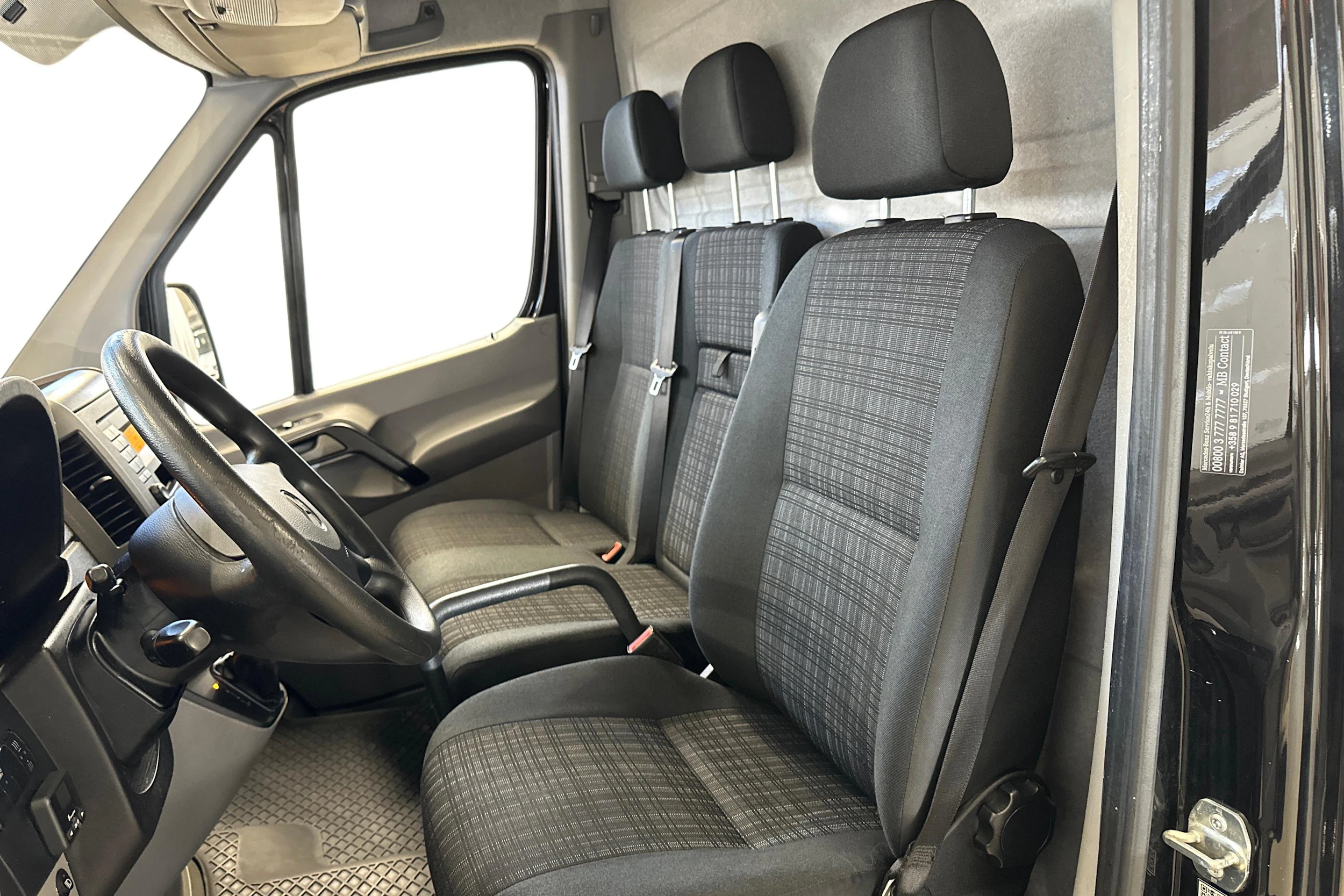 musta Mercedes-Benz Sprinter 2017 kuva 8.