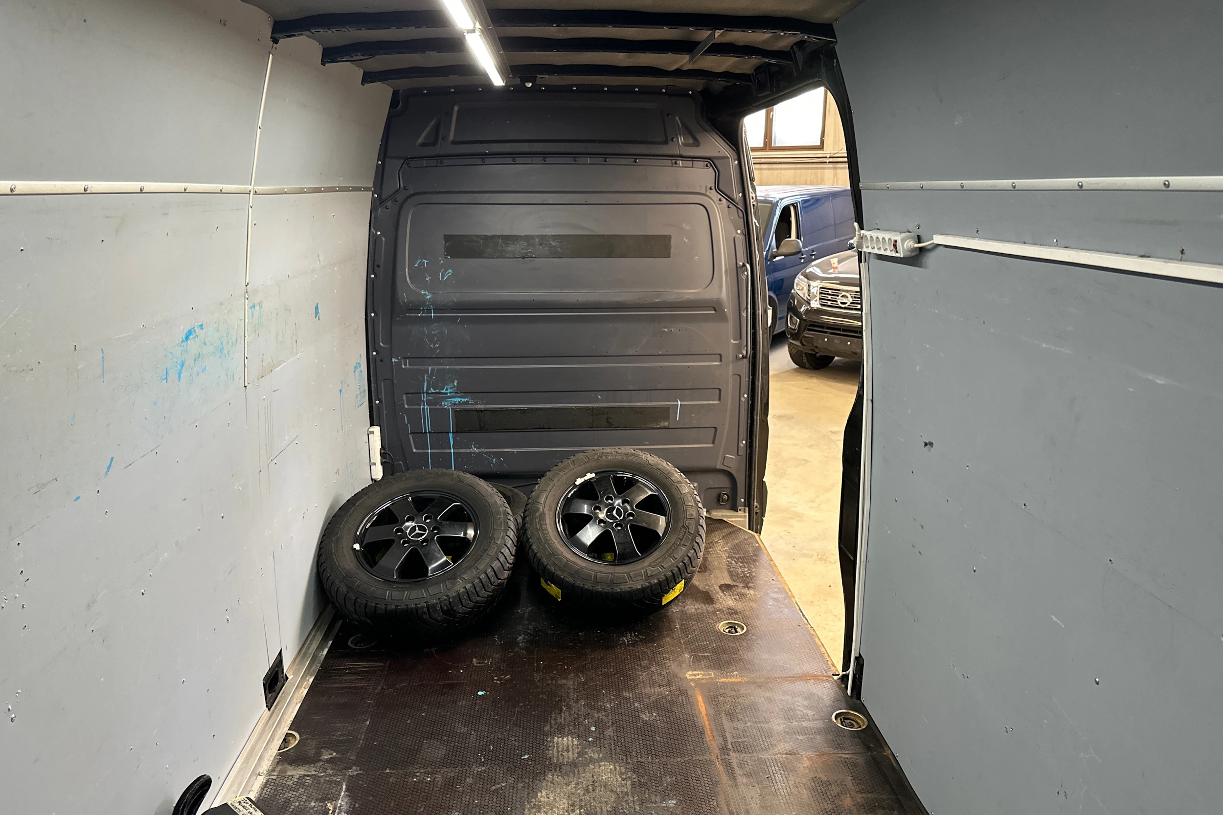 musta Mercedes-Benz Sprinter 2017 kuva 12.