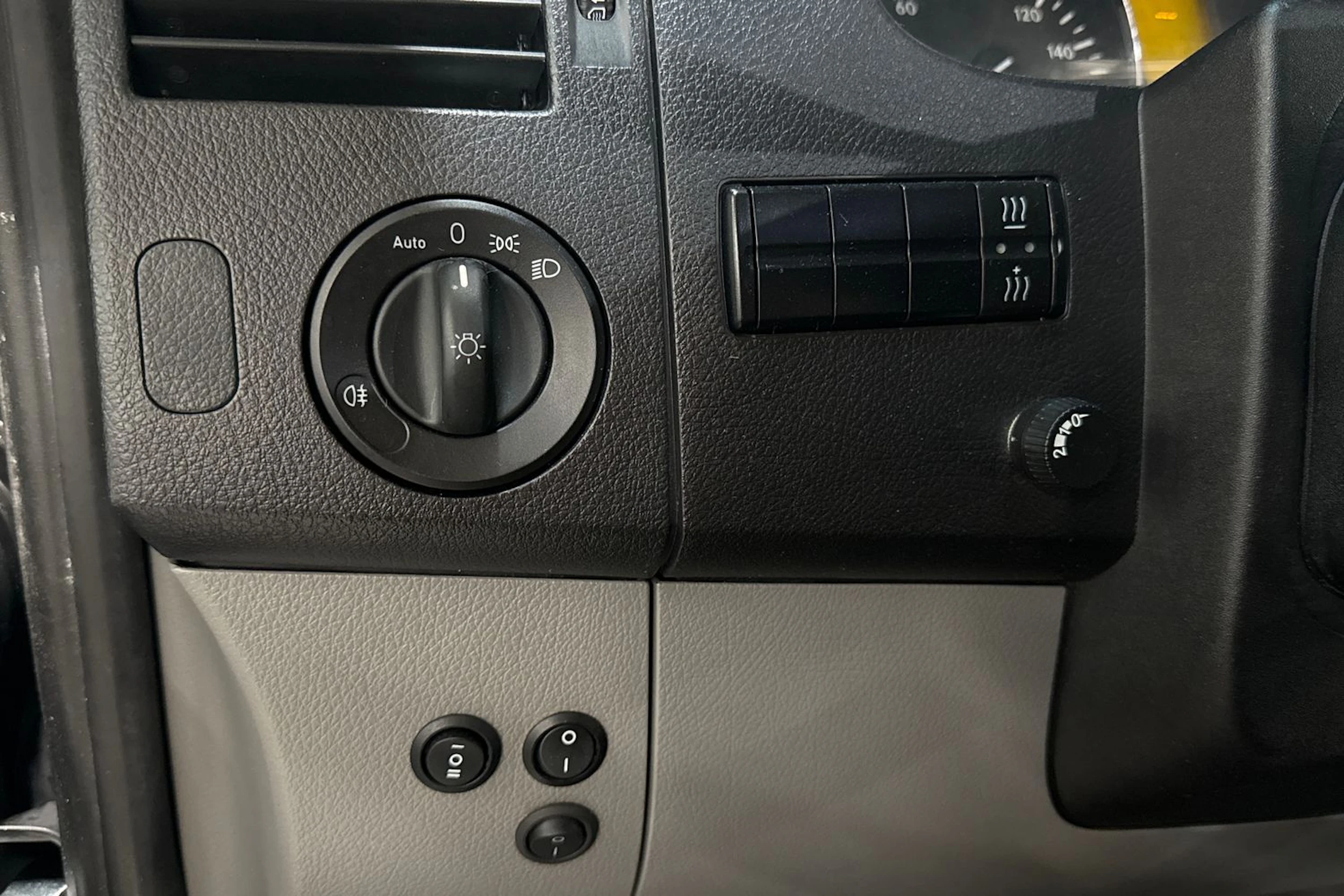 harmaa Mercedes-Benz Sprinter 2017 kuva 13.